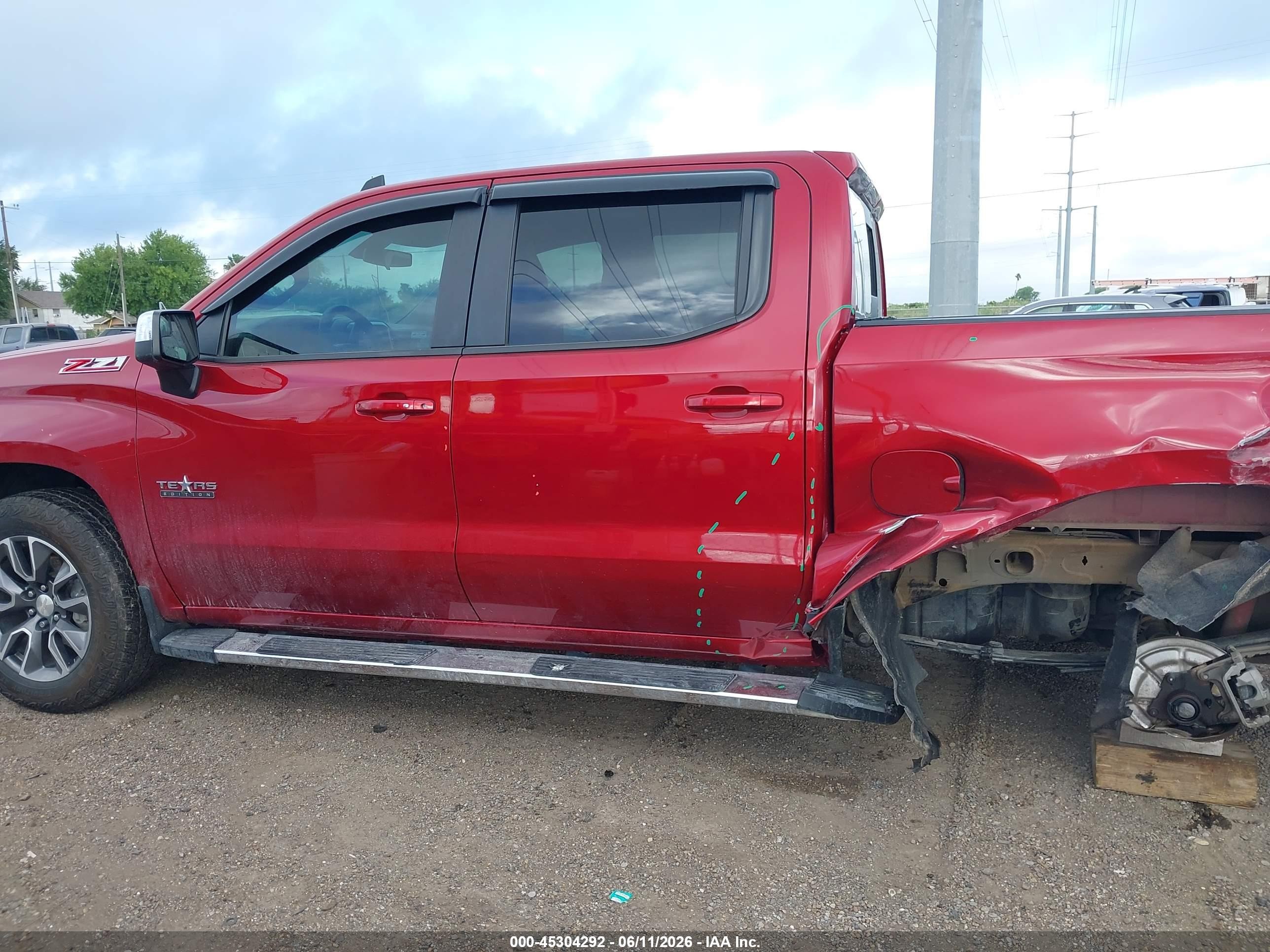 2021 Chevrolet Silverado 1500 4wd  Short Bed Lt Красный vin: 3GCUYDED1MG148222