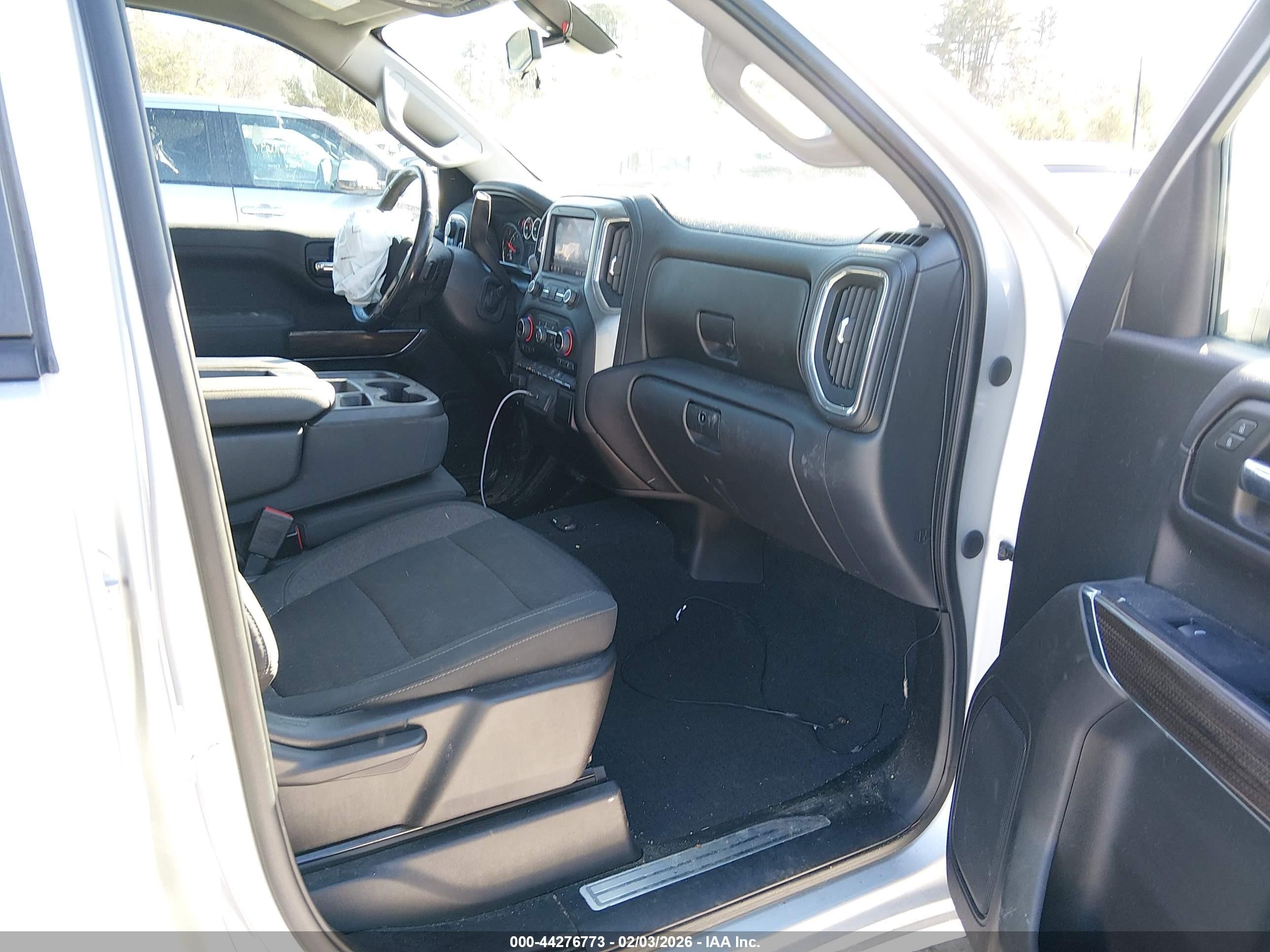 2020 Chevrolet Silverado 1500 4wd  Short Bed Lt Серебряный vin: 3GCUYDED6LG378644