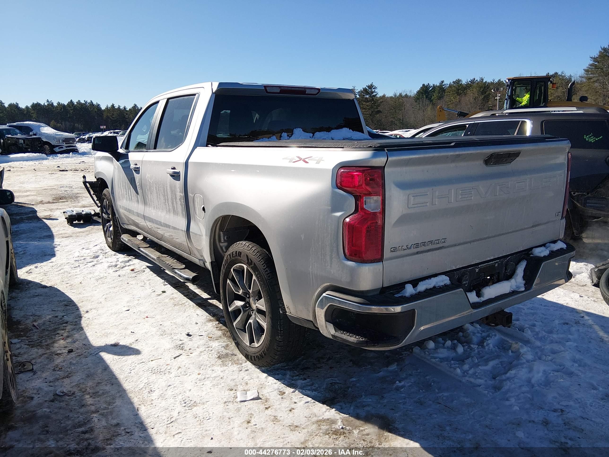 2020 Chevrolet Silverado 1500 4wd  Short Bed Lt Серебряный vin: 3GCUYDED6LG378644