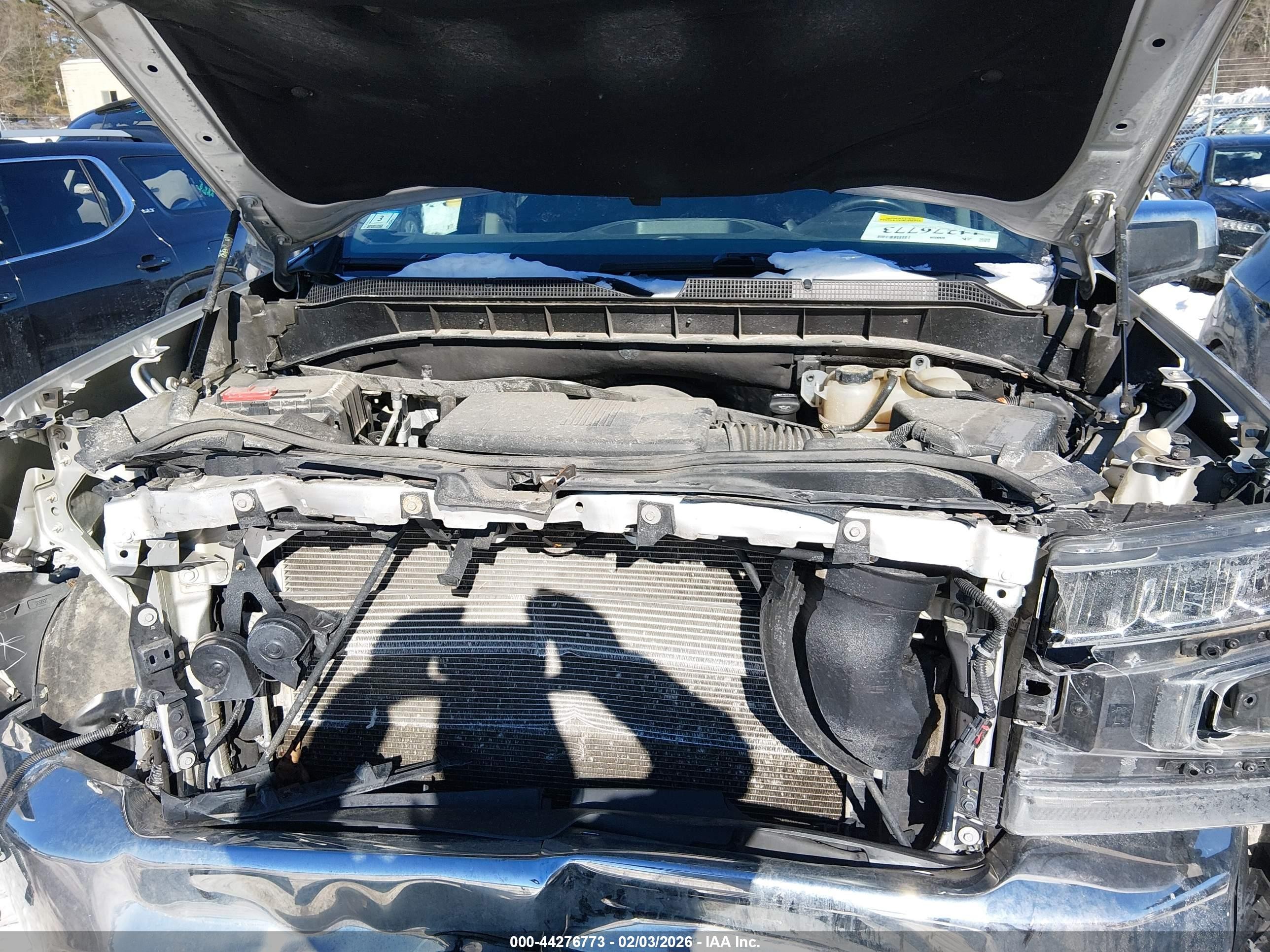 2020 Chevrolet Silverado 1500 4wd  Short Bed Lt Серебряный vin: 3GCUYDED6LG378644