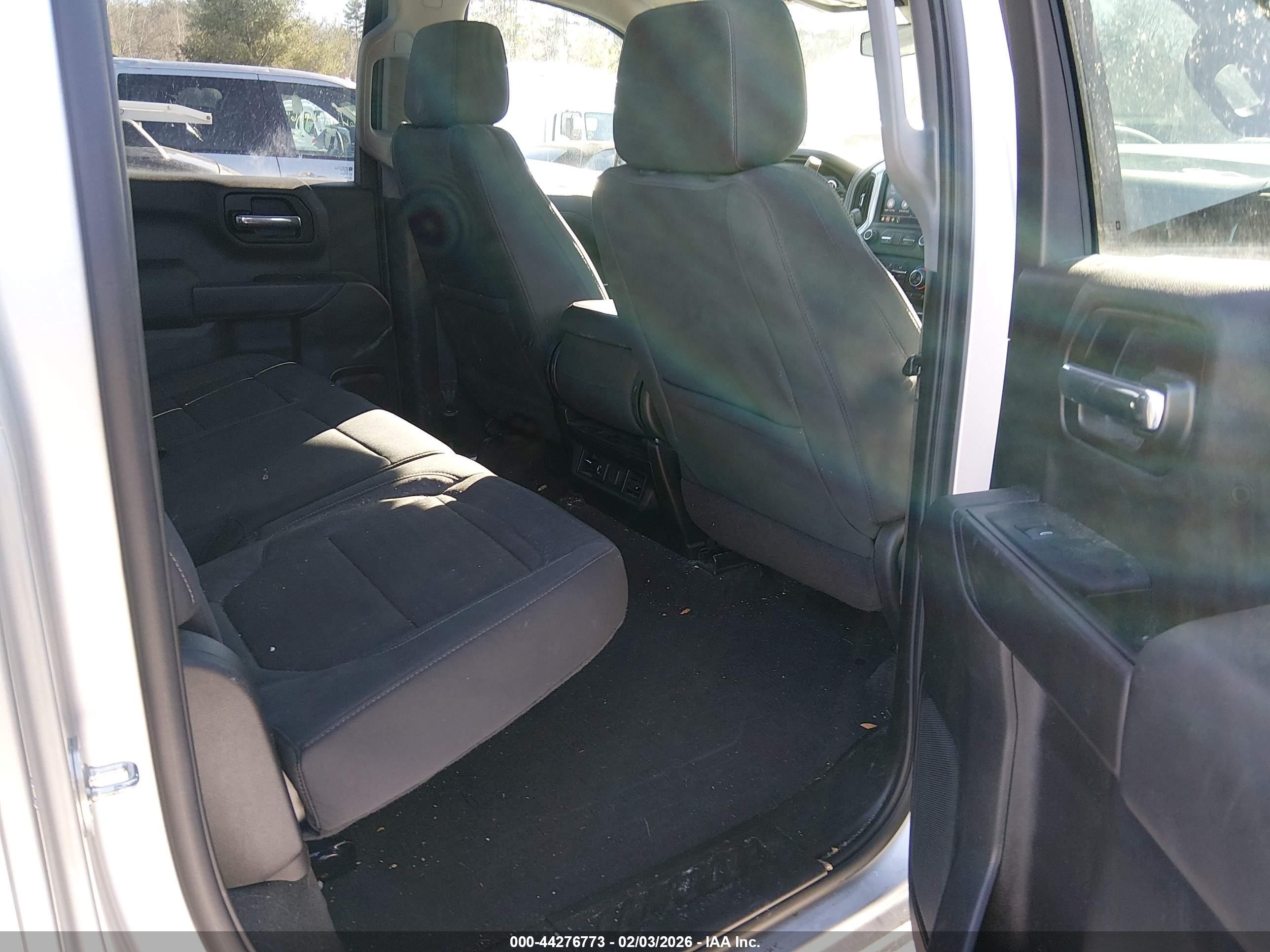 2020 Chevrolet Silverado 1500 4wd  Short Bed Lt Серебряный vin: 3GCUYDED6LG378644
