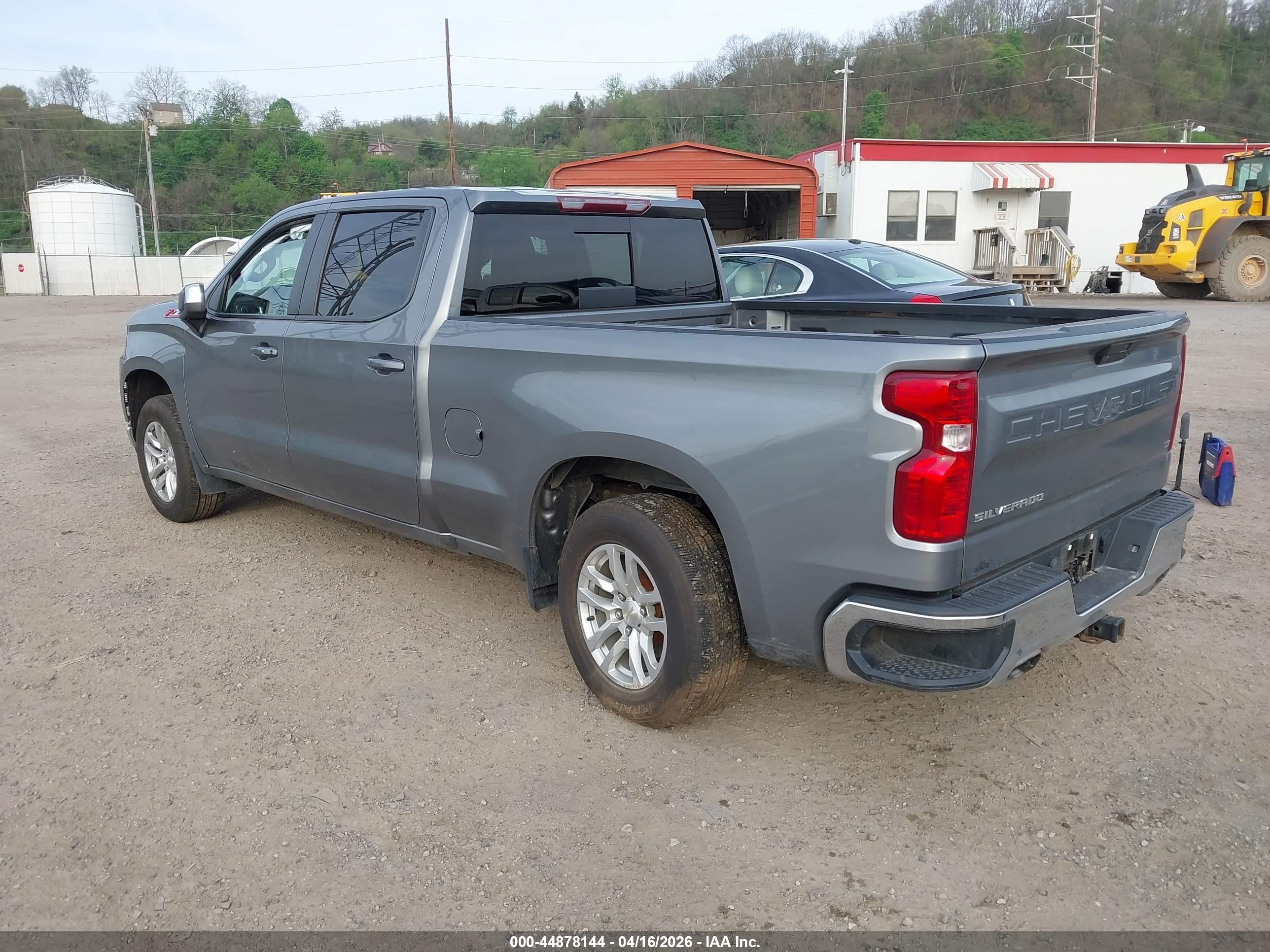 2022 Chevrolet Silverado Ltd K1500 Lt Серебряный vin: 3GCUYDED9NG130293