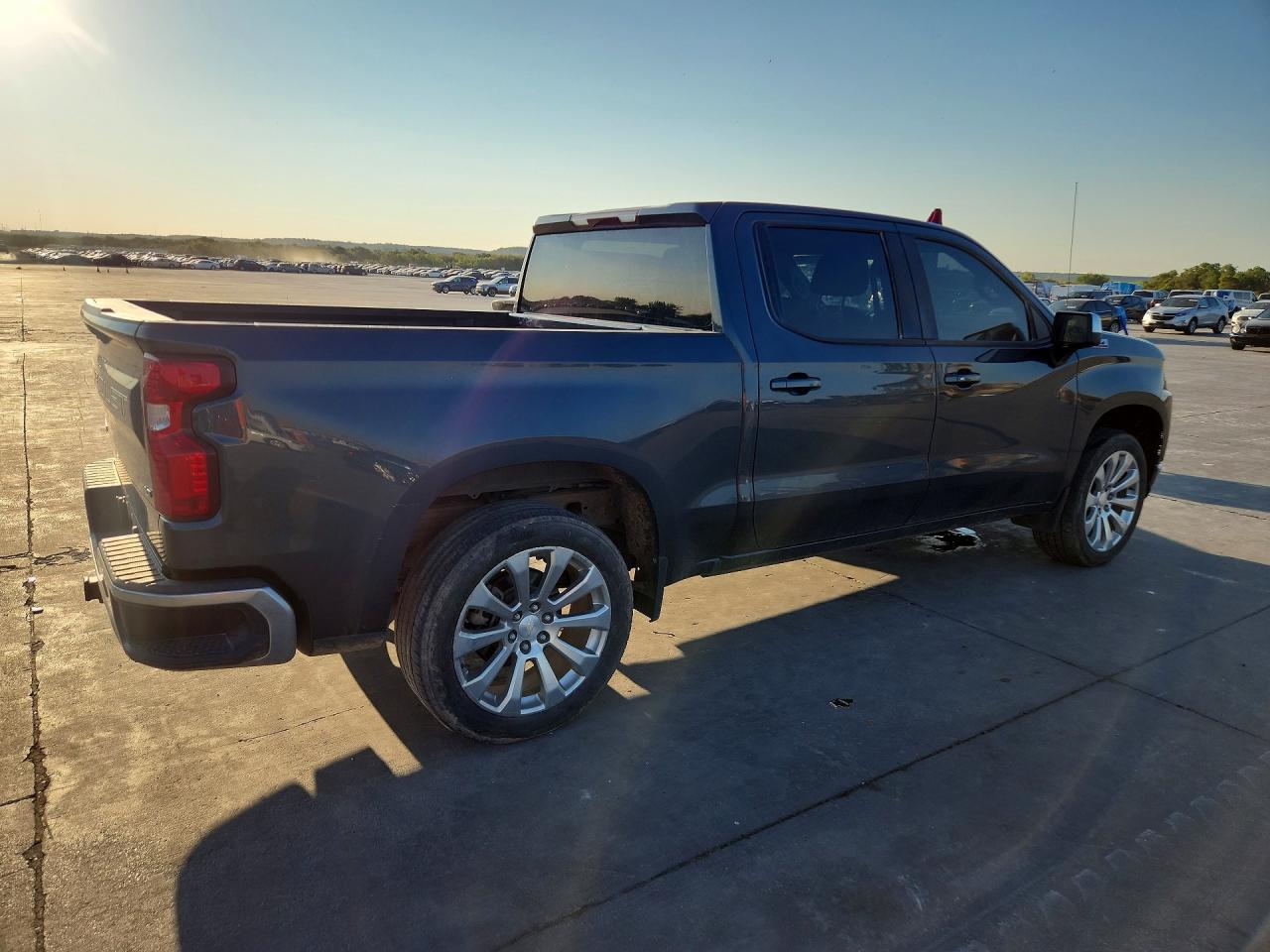 2021 Chevrolet Silverado K1500 Lt Gray vin: 3GCUYDET2MG117648