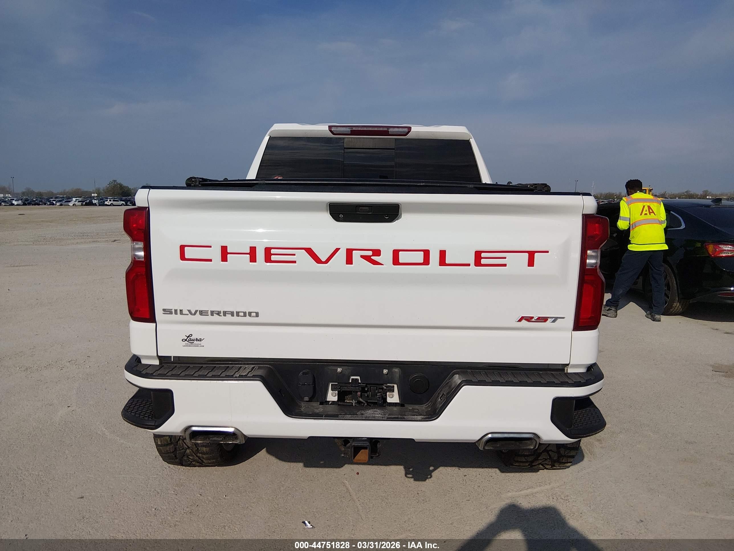 2019 Chevrolet Silverado 1500 Rst Белый vin: 3GCUYEED9KG233215