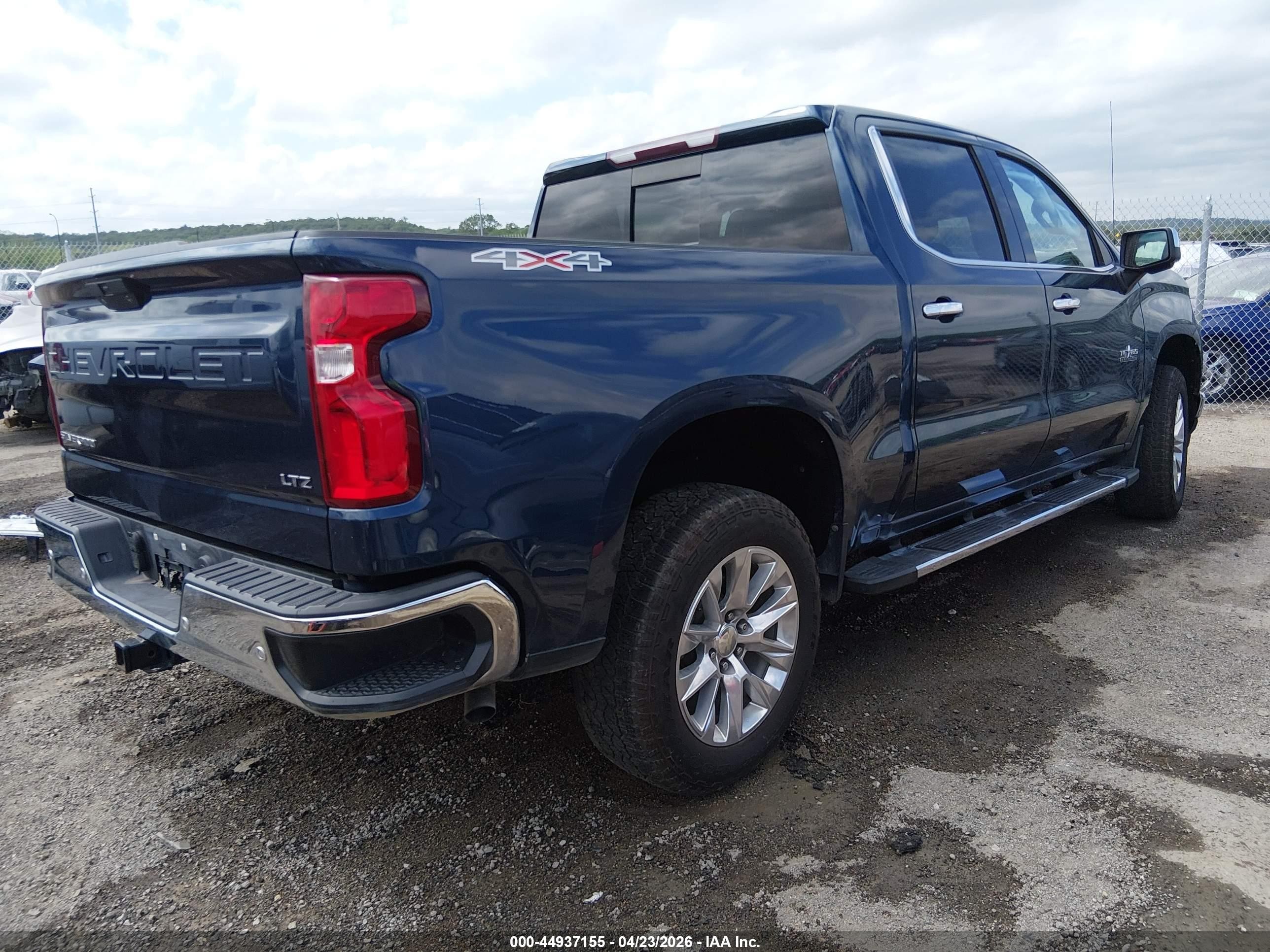 2020 Chevrolet Silverado 1500 4wd  Short Bed Ltz Navy vin: 3GCUYGEDXLG332235