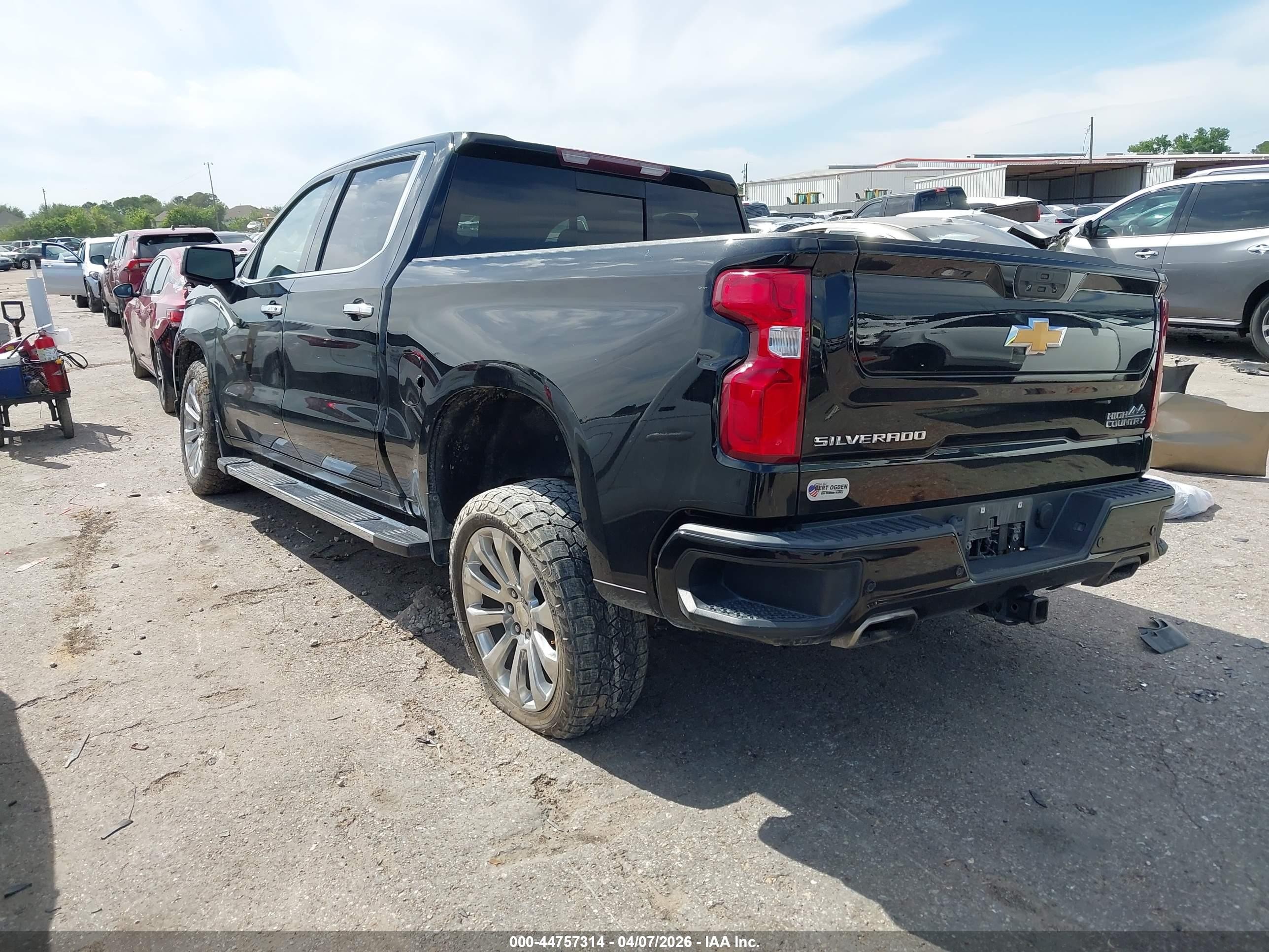 2022 Chevrolet Silverado 1500 Ltd 4wd  Short Bed High Country Black vin: 3GCUYHED9NG200138