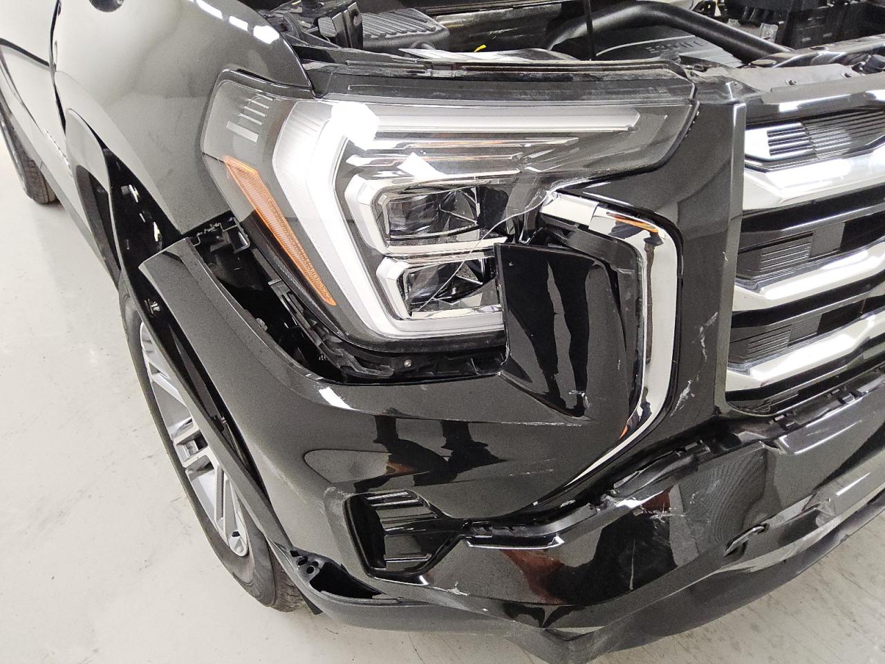 2025 Gmc Terrain Elevation Black vin: 3GKALMEG2SL323761 Damage: Right Head Lamp, Broken, Replacement Required