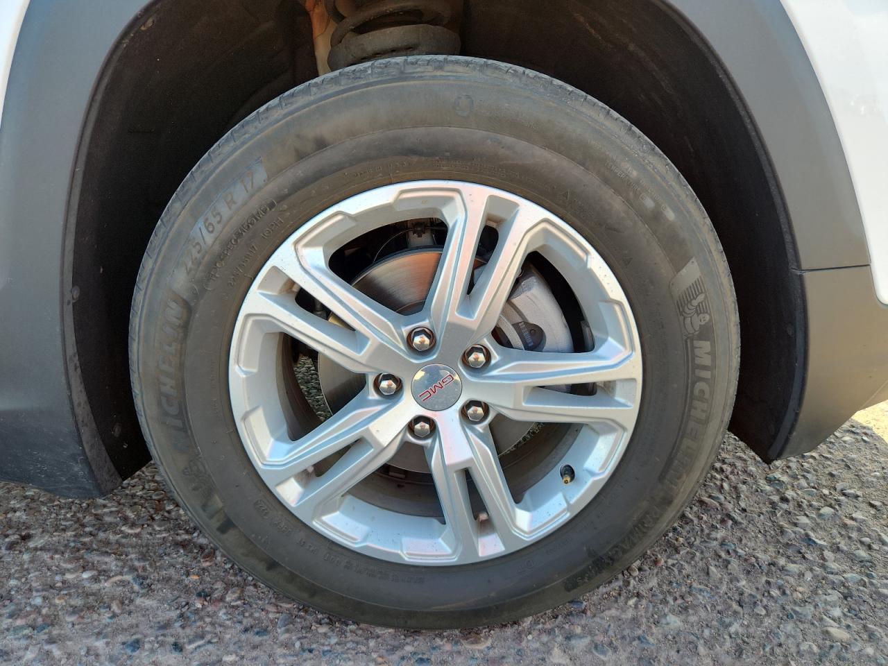 2024 Gmc Terrain Sle White vin: 3GKALMEG8RL389922 Damage: Right Front Tire, Worn, Replacement Required