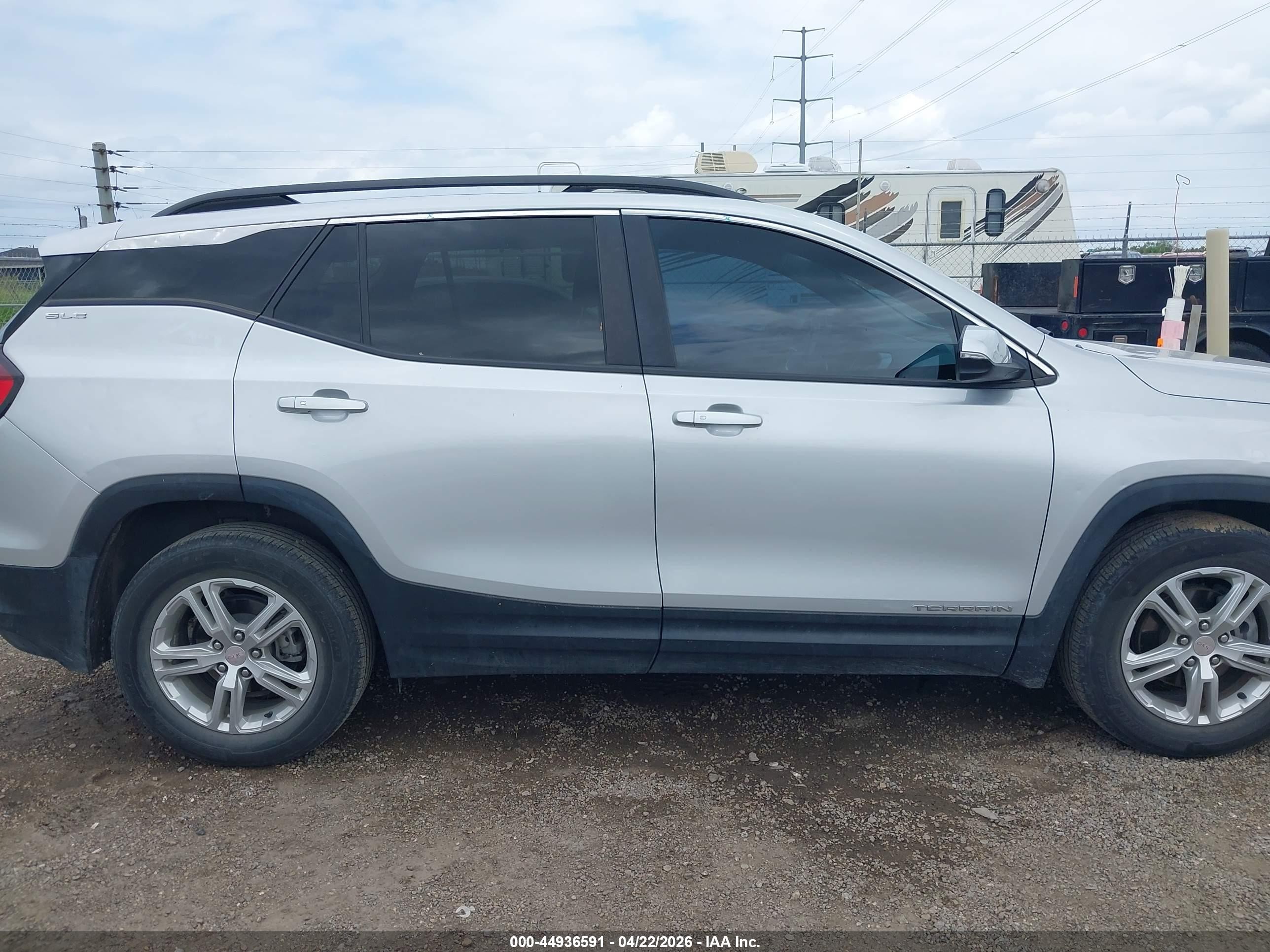 2022 Gmc Terrain Fwd Sle Silver vin: 3GKALMEV2NL124647