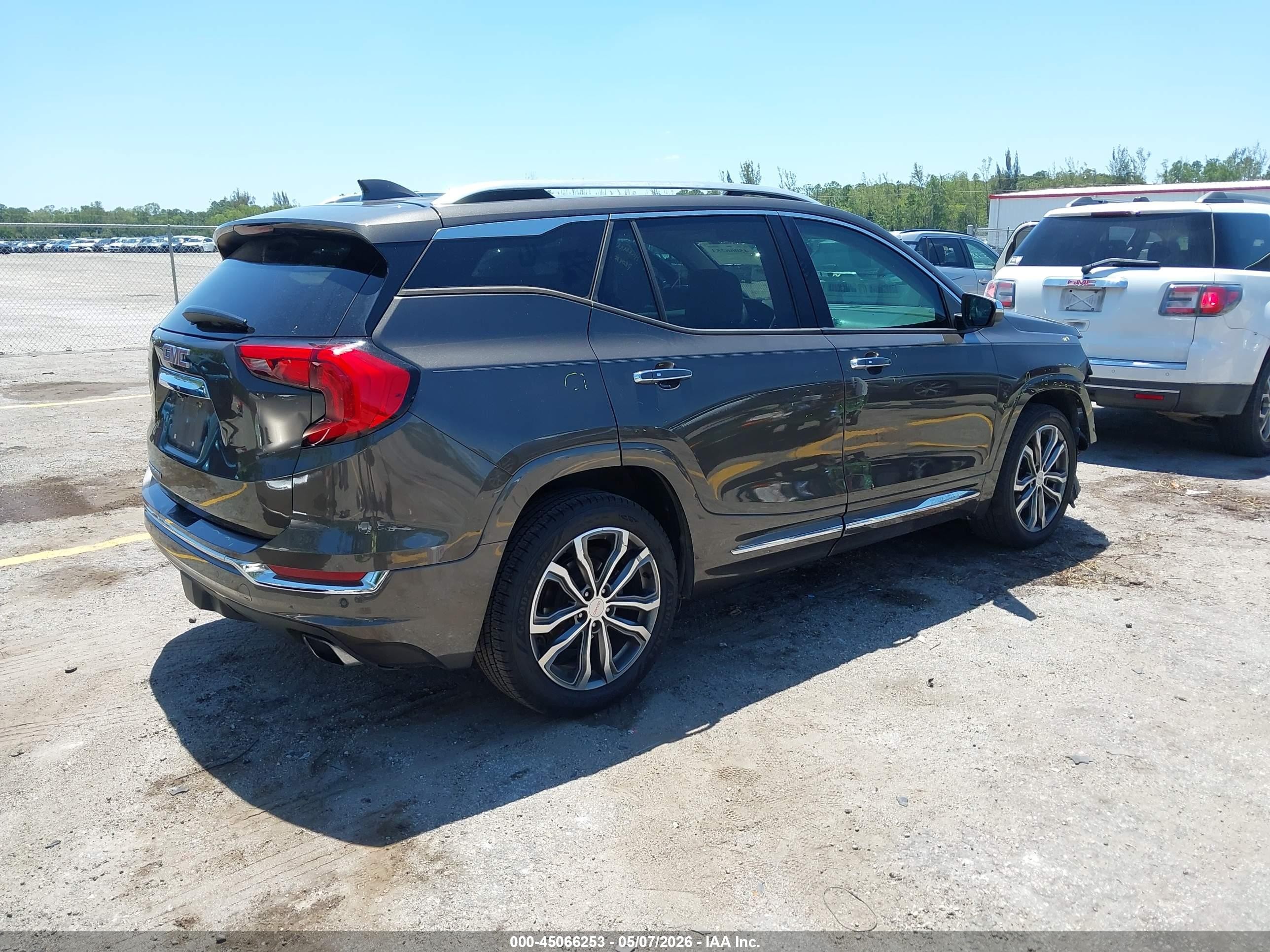 2019 Gmc Terrain Denali Brown vin: 3GKALSEX1KL275495