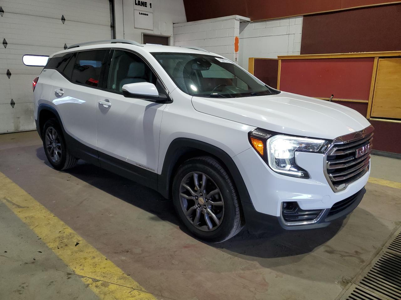 2022 Gmc Terrain Slt White vin: 3GKALVEV0NL171245 Damage: Right Rear Door, Dent(S) W/No Paint Dmg, < 1/8 Inch