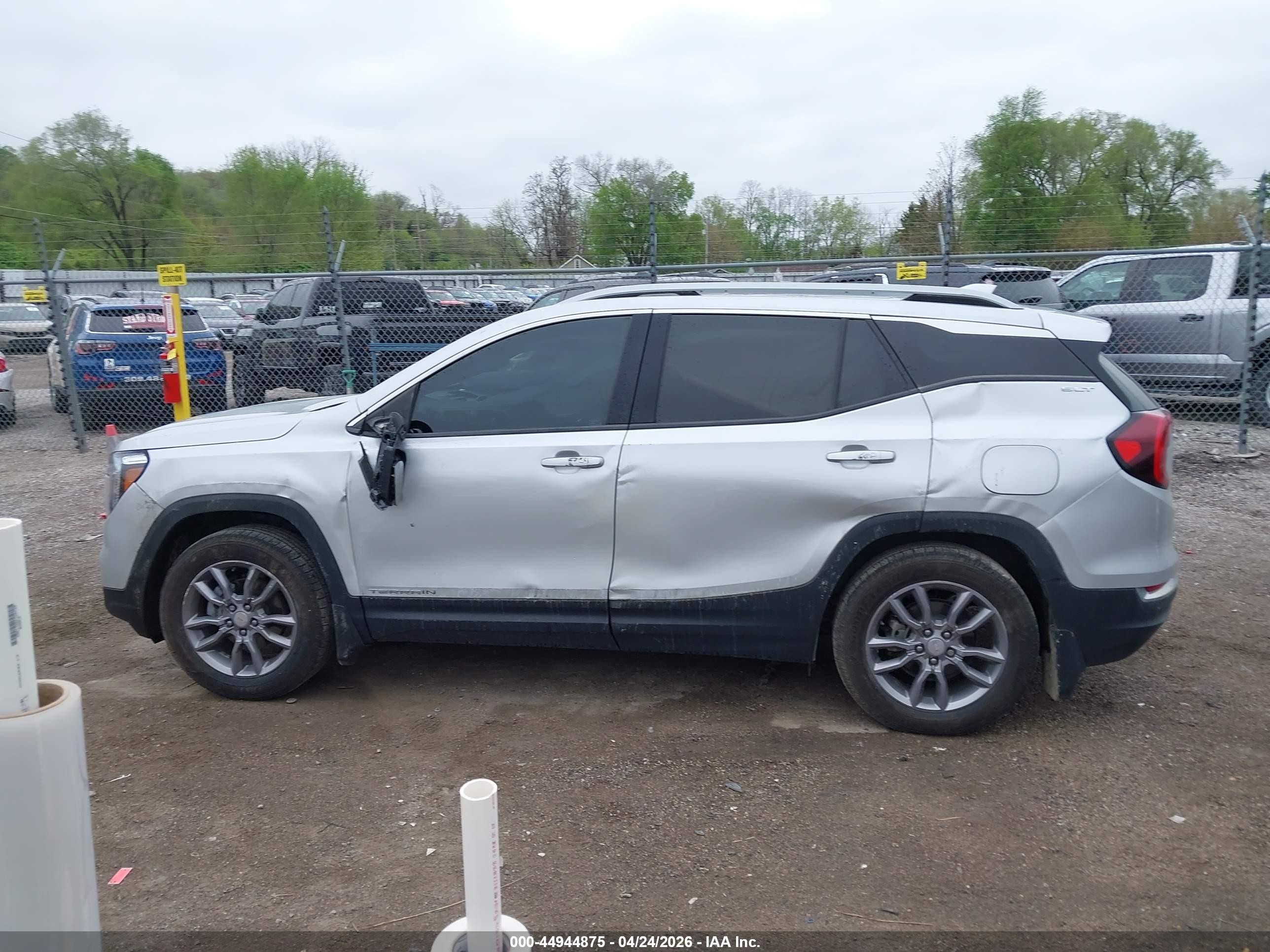 2022 Gmc Terrain Awd Slt Silver vin: 3GKALVEV6NL111048