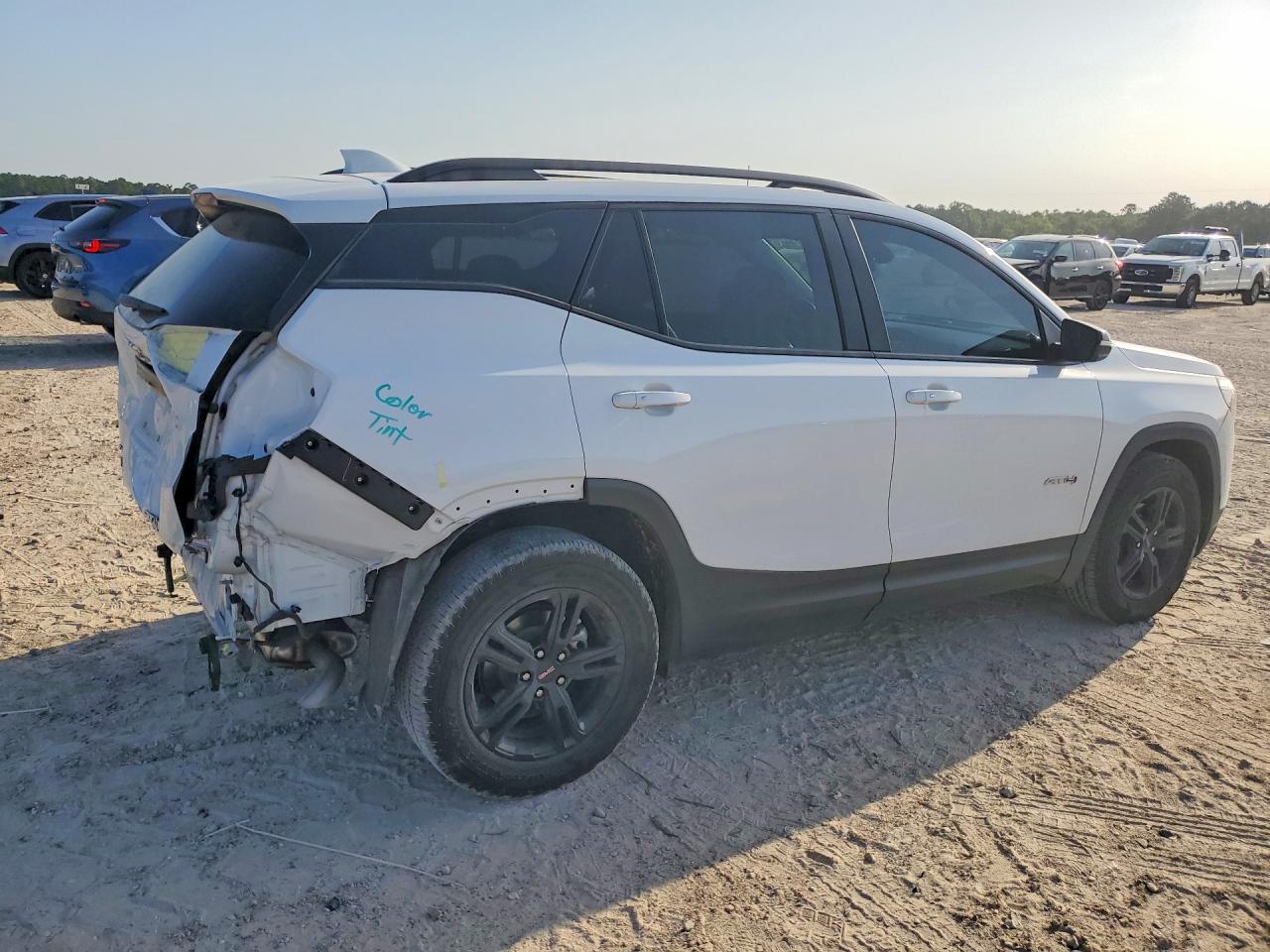 2024 Gmc Terrain At4 White vin: 3GKALYEG6RL388341