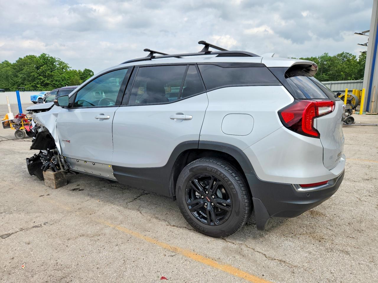 2022 Gmc Terrain At4 Silver vin: 3GKALYEVXNL154017