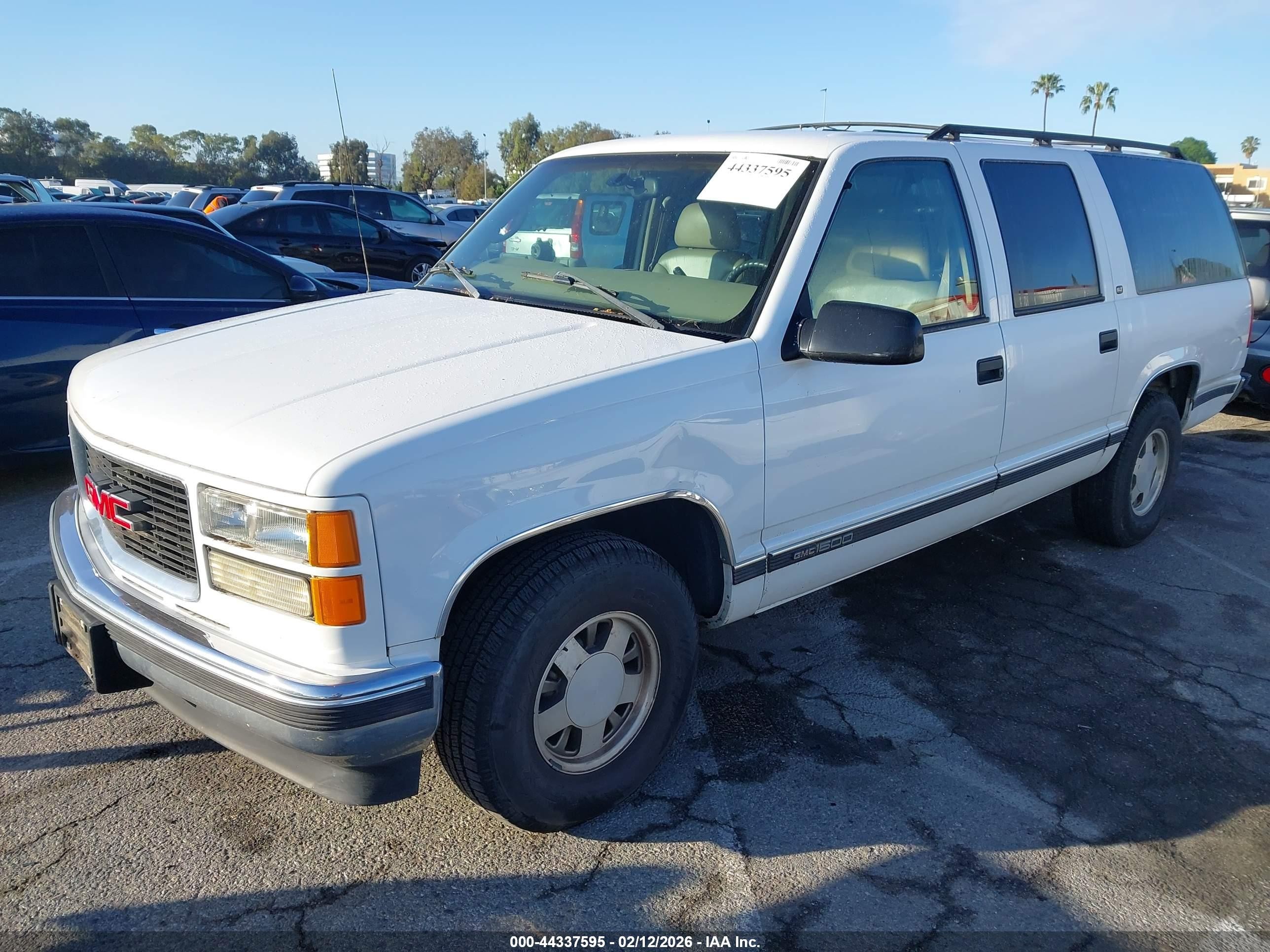 1998 Gmc Suburban 1500 Sl White vin: 3GKEC16R1WG501657