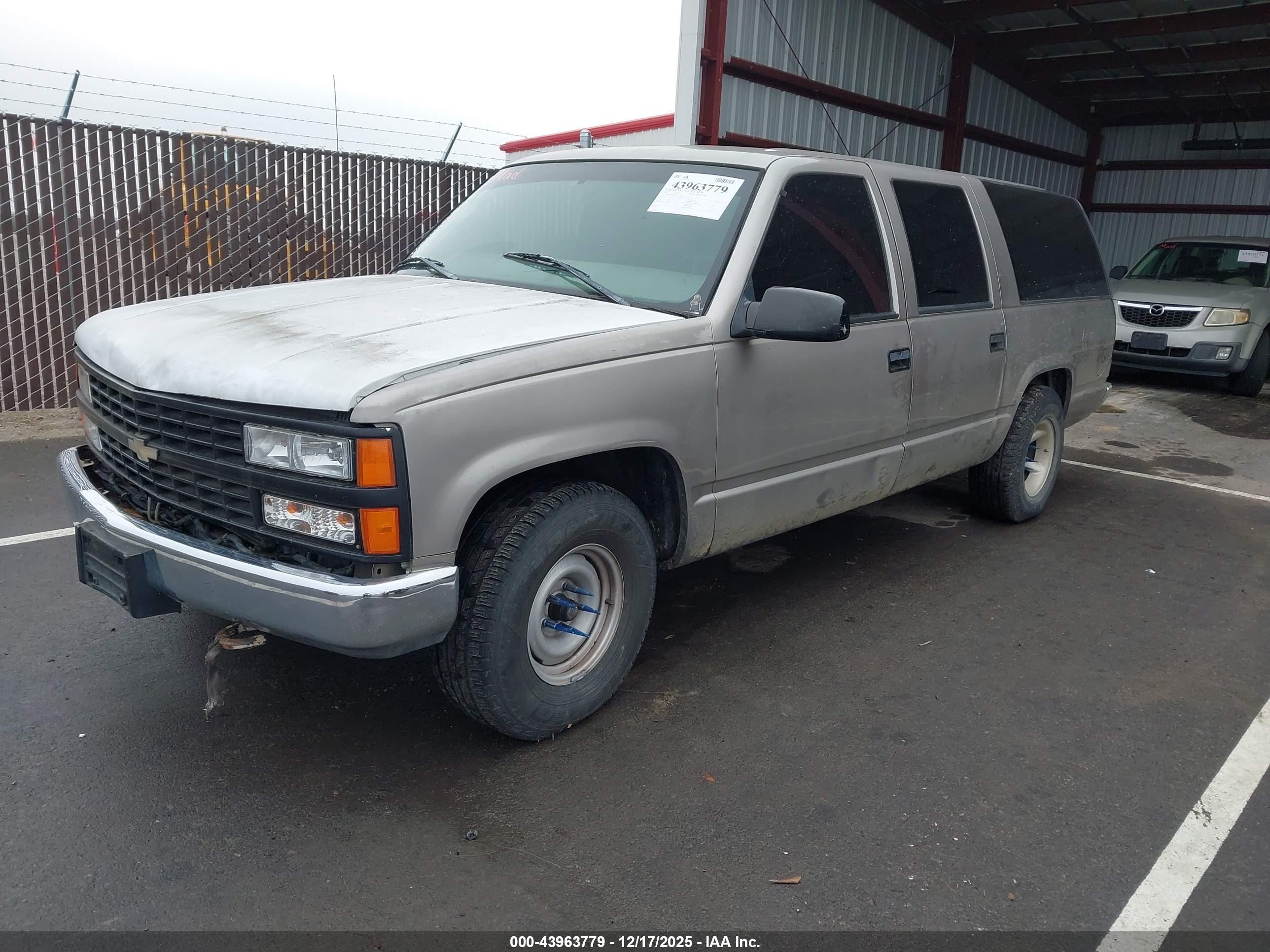 1998 Gmc Suburban 1500 Sl Gold vin: 3GKEC16R6WG512413