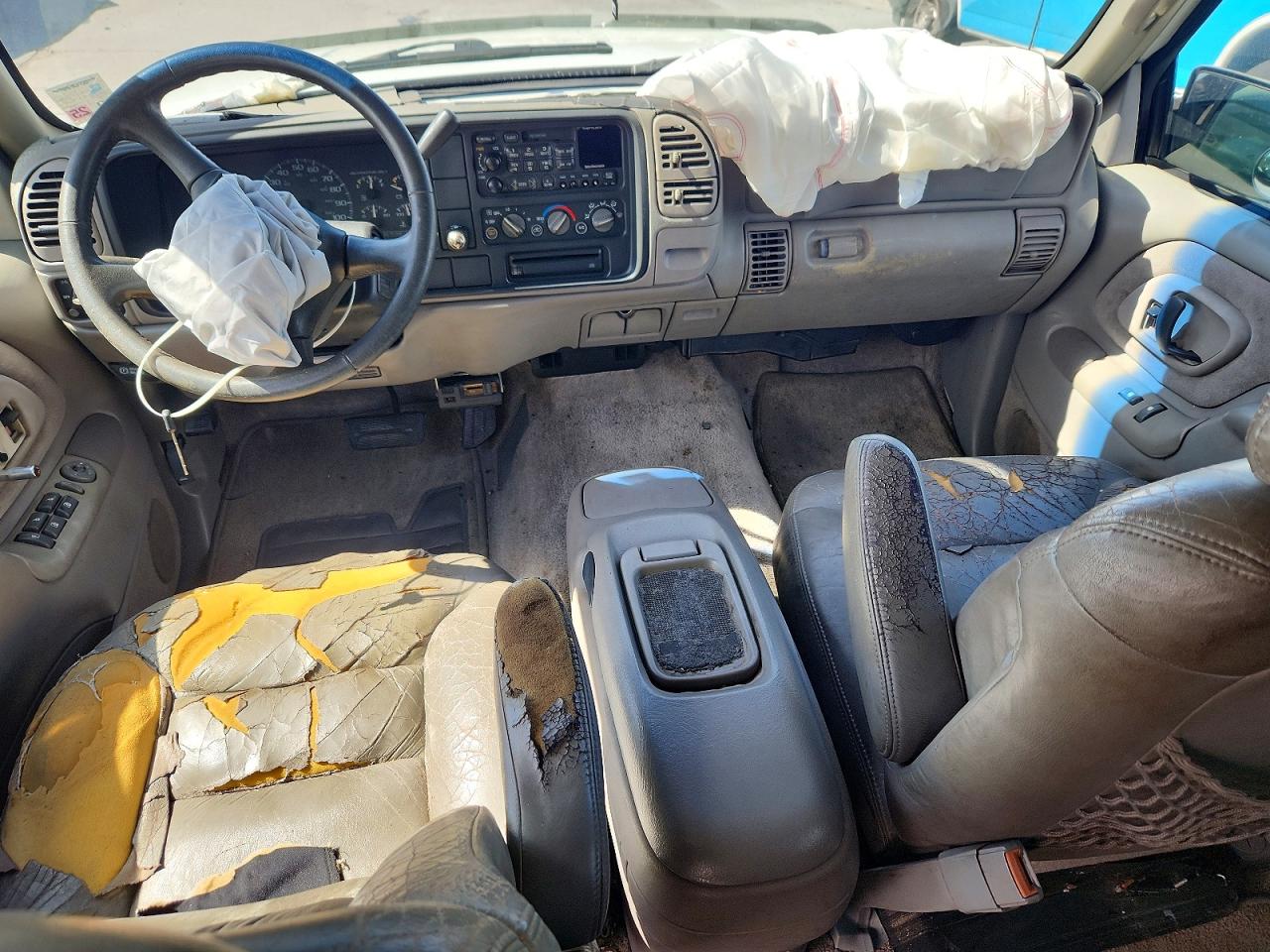 1998 Gmc Suburban C1500 White vin: 3GKEC16R8WG502269