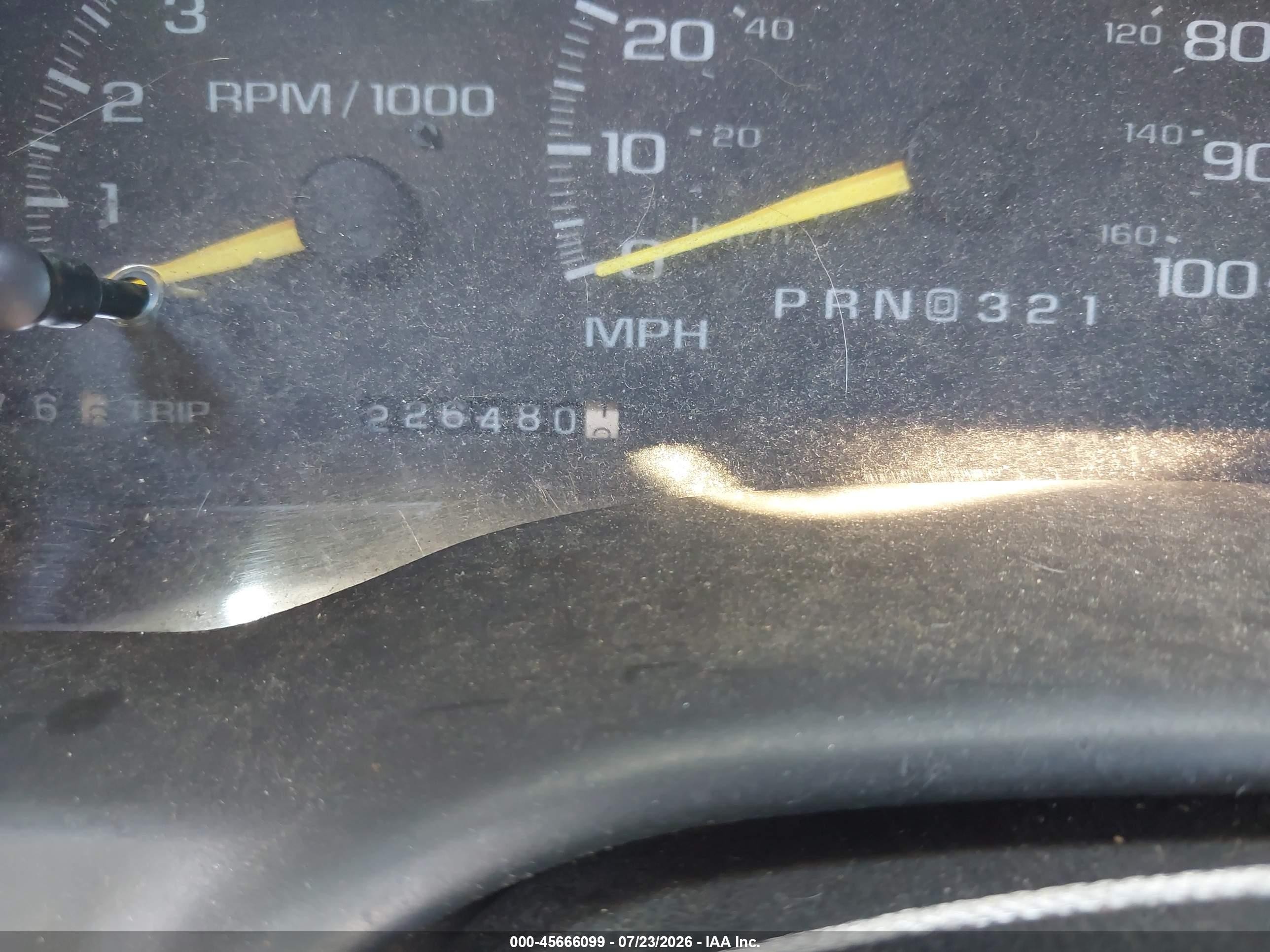 1997 Gmc Suburban Slt Cmi (not Available) White vin: 3GKEC16RXVG512073