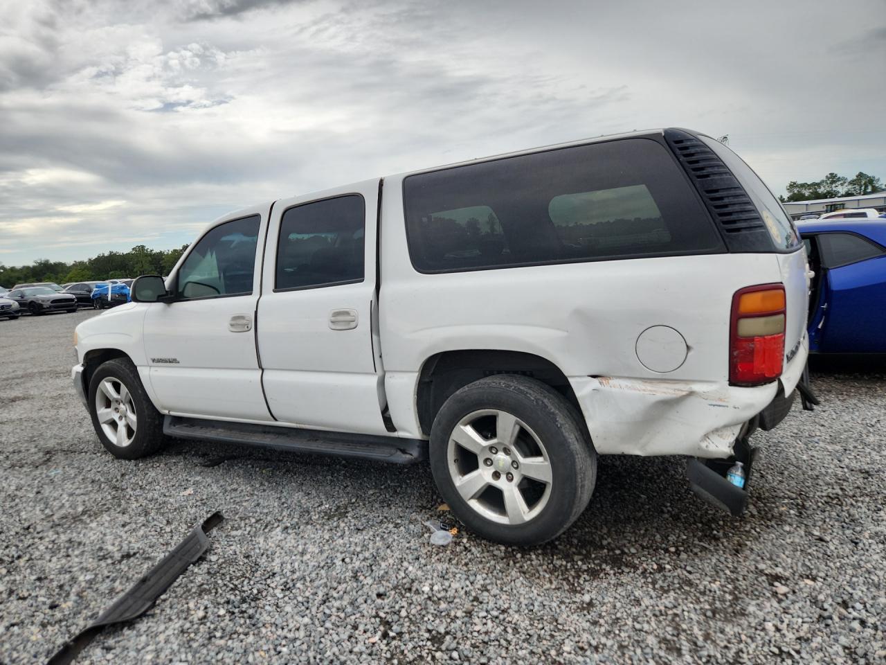 2001 Gmc Yukon Xl C1500 White vin: 3GKEC16T11G160586
