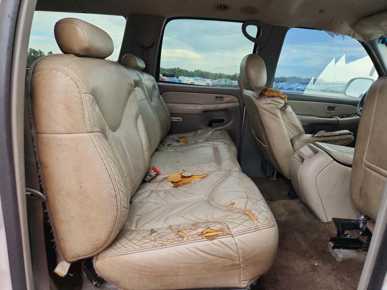 2001 Gmc Yukon Xl C1500 White vin: 3GKEC16T11G160586