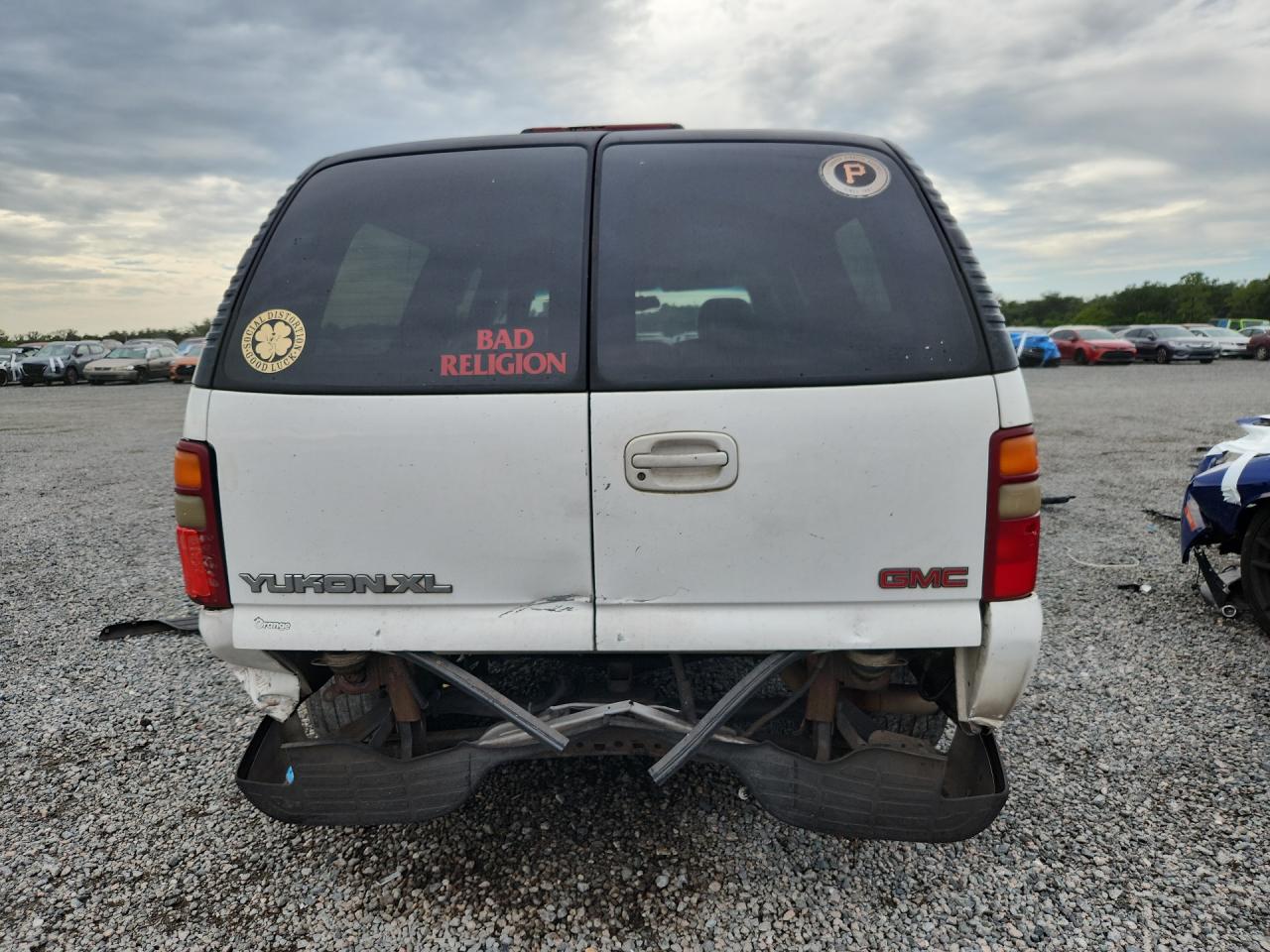 2001 Gmc Yukon Xl C1500 White vin: 3GKEC16T11G160586
