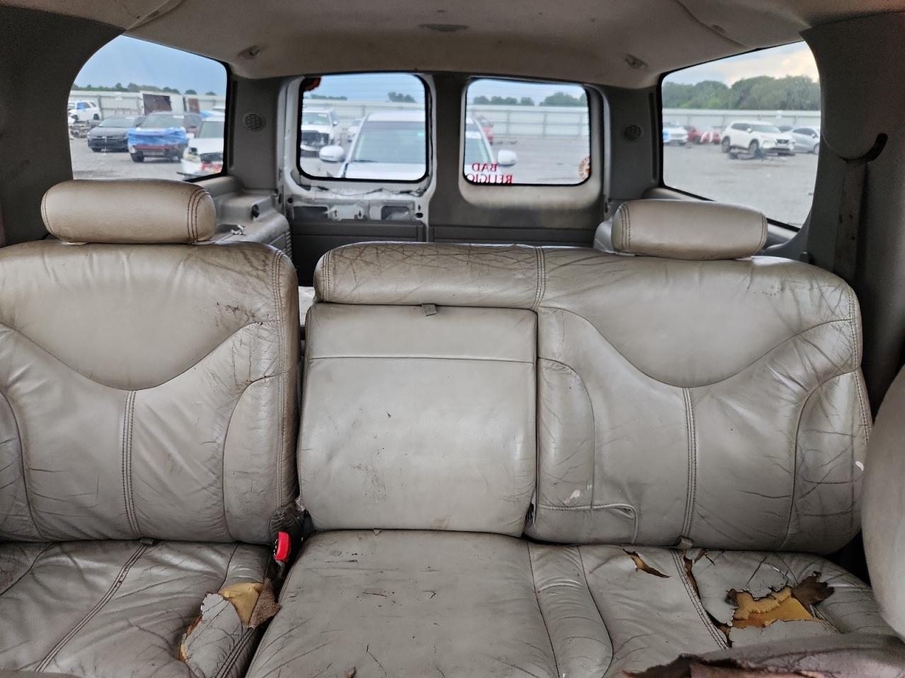 2001 Gmc Yukon Xl C1500 White vin: 3GKEC16T11G160586