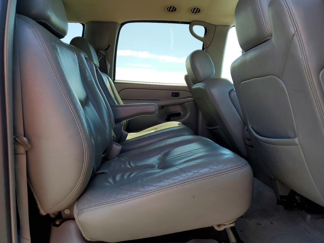 2004 Gmc Yukon Xl C1500 Серый vin: 3GKEC16T14G142495