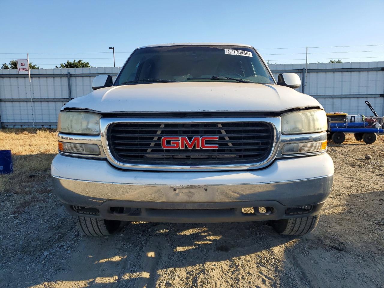 2001 Gmc Yukon Xl C1500 White vin: 3GKEC16T31G104391