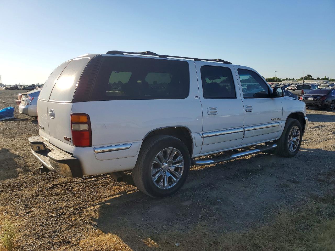 2001 Gmc Yukon Xl C1500 White vin: 3GKEC16T31G104391