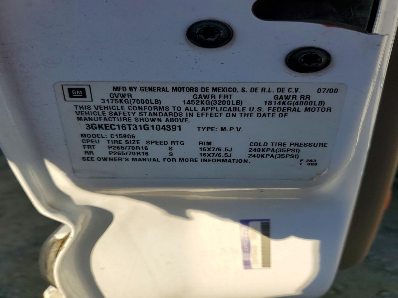 2001 Gmc Yukon Xl C1500 White vin: 3GKEC16T31G104391