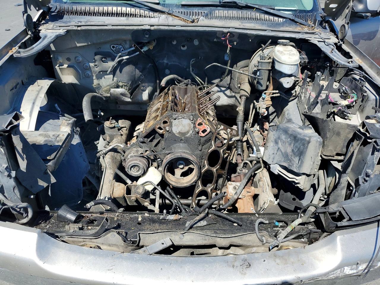 2003 Gmc Yukon Xl C1500 Silver vin: 3GKEC16T53G295251