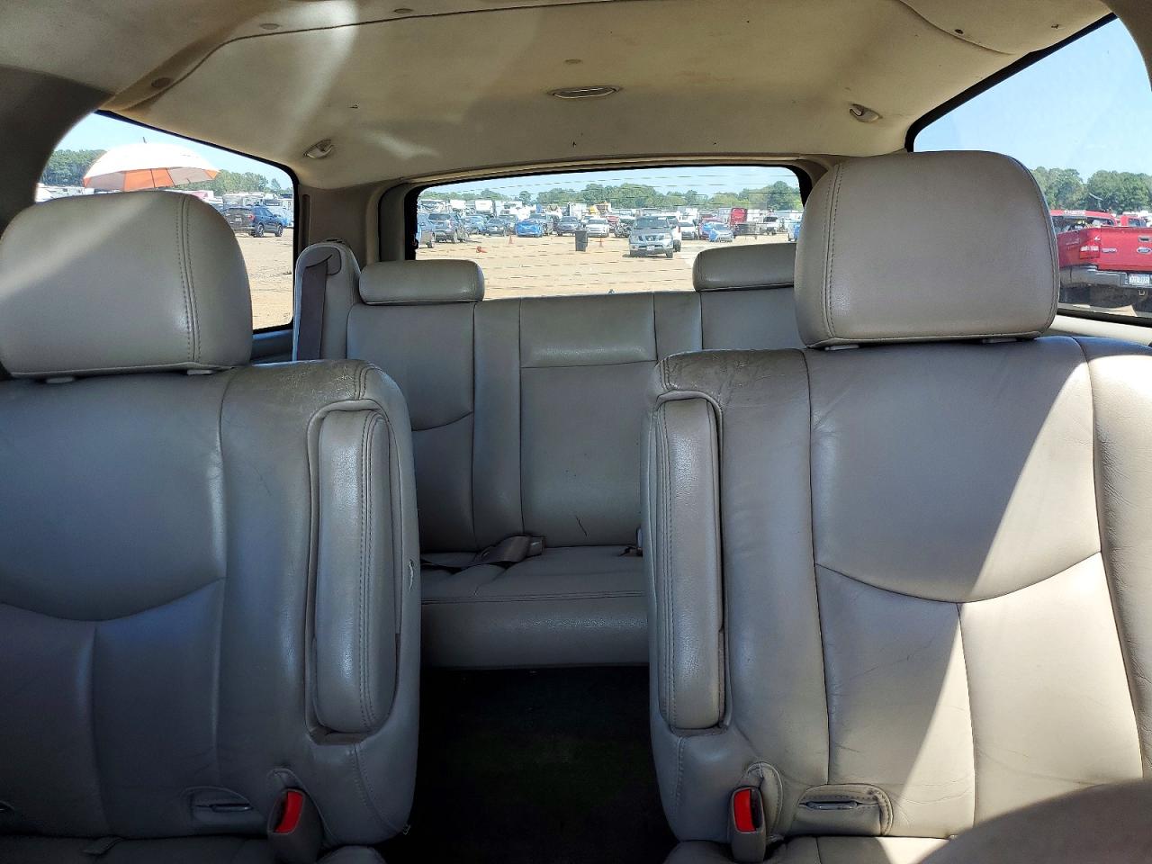 2004 Gmc Yukon Xl C1500 White vin: 3GKEC16Z44G236245