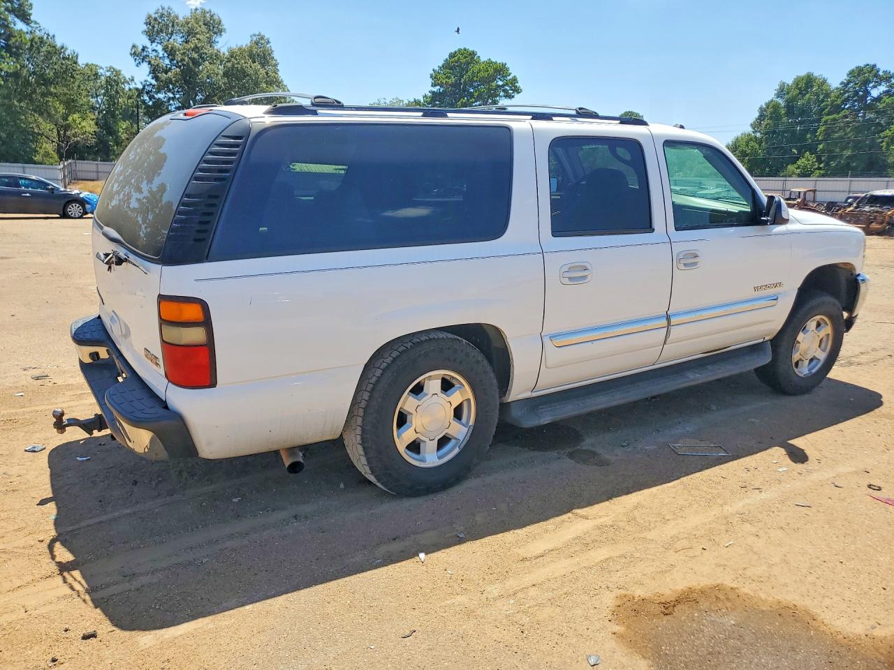 2004 Gmc Yukon Xl C1500 White vin: 3GKEC16Z44G236245