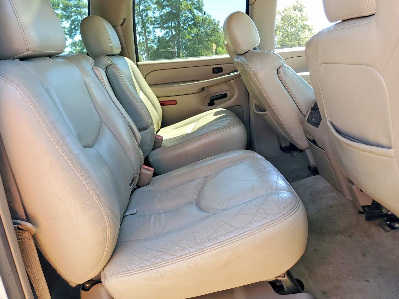 2004 Gmc Yukon Xl C1500 White vin: 3GKEC16Z44G236245