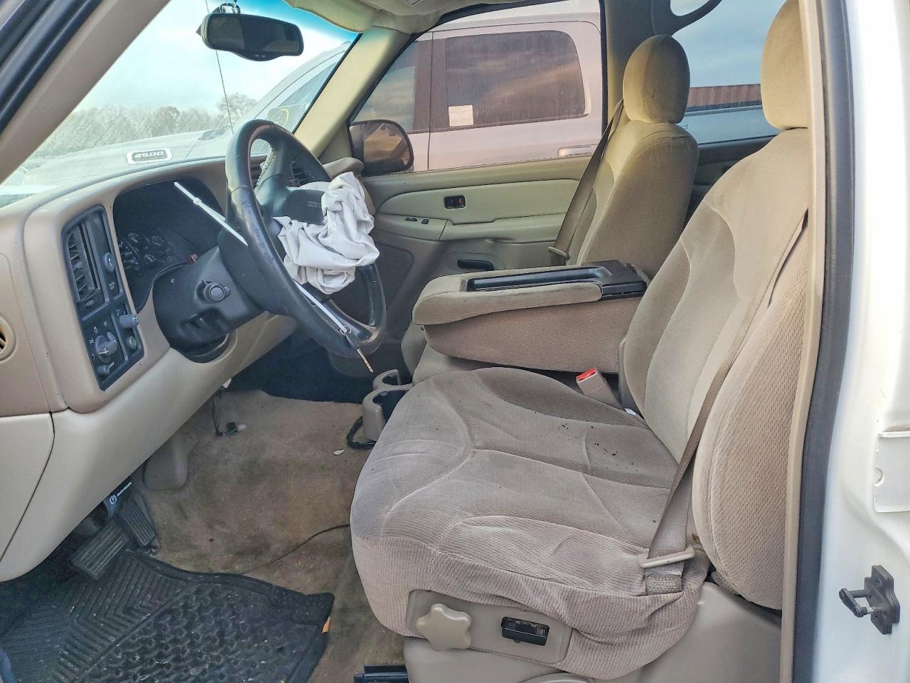 2002 Gmc Yukon Xl C1500 White vin: 3GKEC16Z72G341942