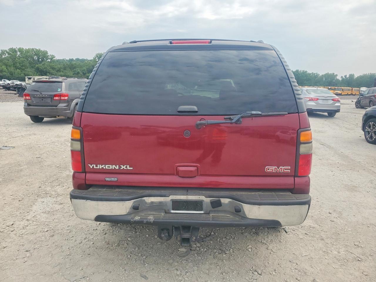 2005 Gmc Yukon Xl C1500 Red vin: 3GKEC16Z75G253834