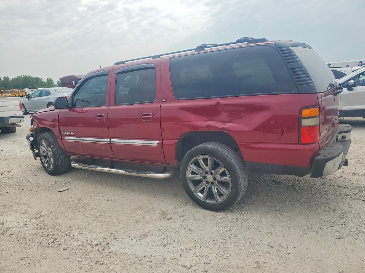 2005 Gmc Yukon Xl C1500 Red vin: 3GKEC16Z75G253834