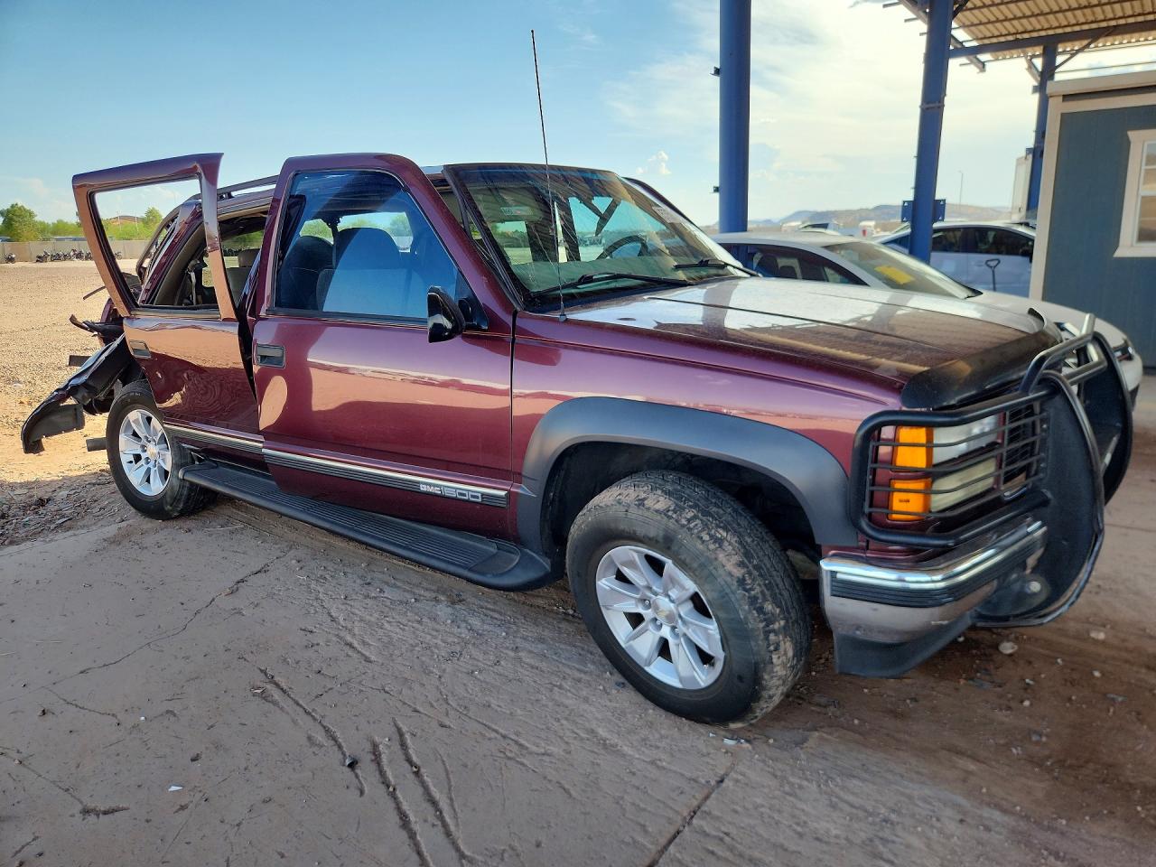 1997 Gmc Suburban Burgundy vin: 3GKFK16R0VG525681