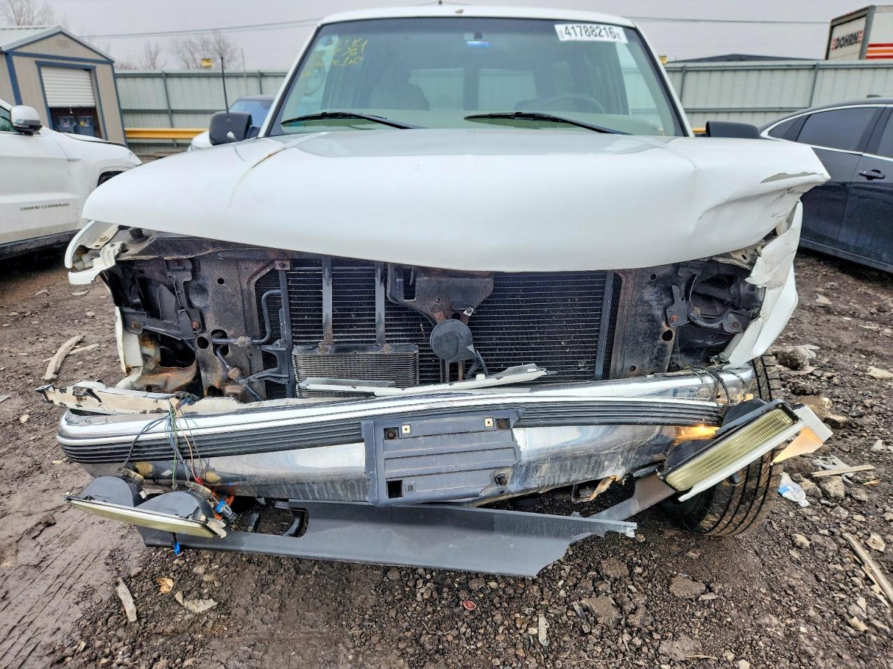 1998 Gmc Suburban K1500 White vin: 3GKFK16R0WG511264