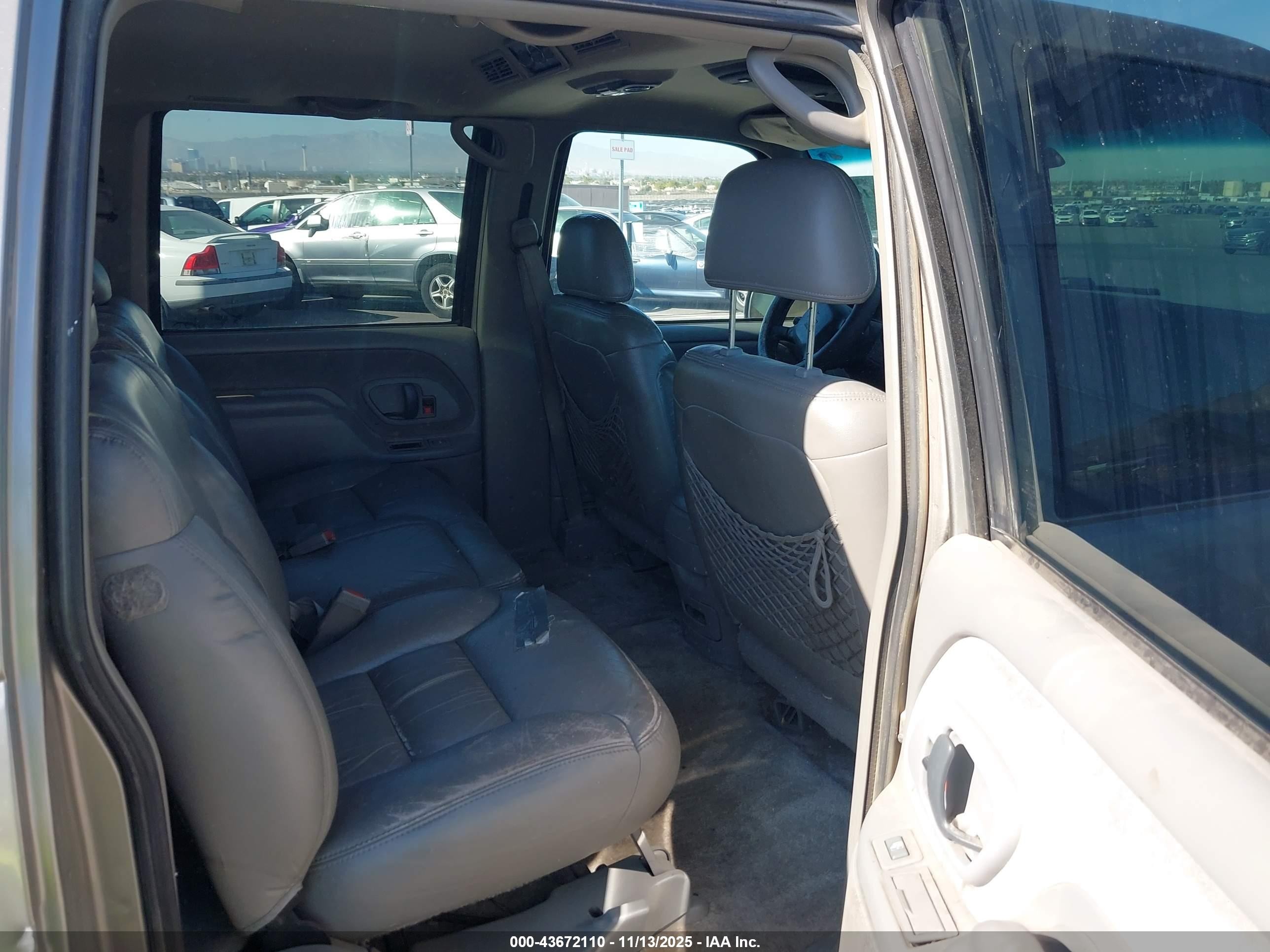 1998 Gmc Suburban 1500 Sl Gold vin: 3GKFK16R2WG514103
