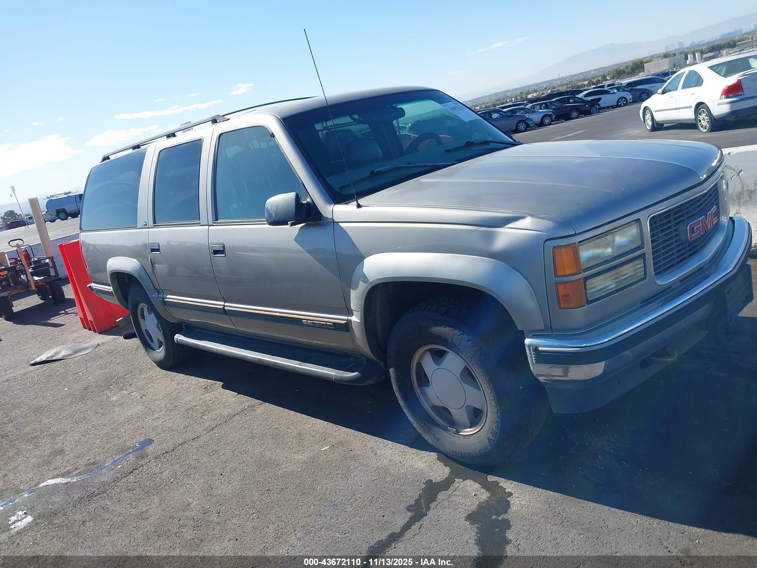 1998 Gmc Suburban 1500 Sl Gold vin: 3GKFK16R2WG514103