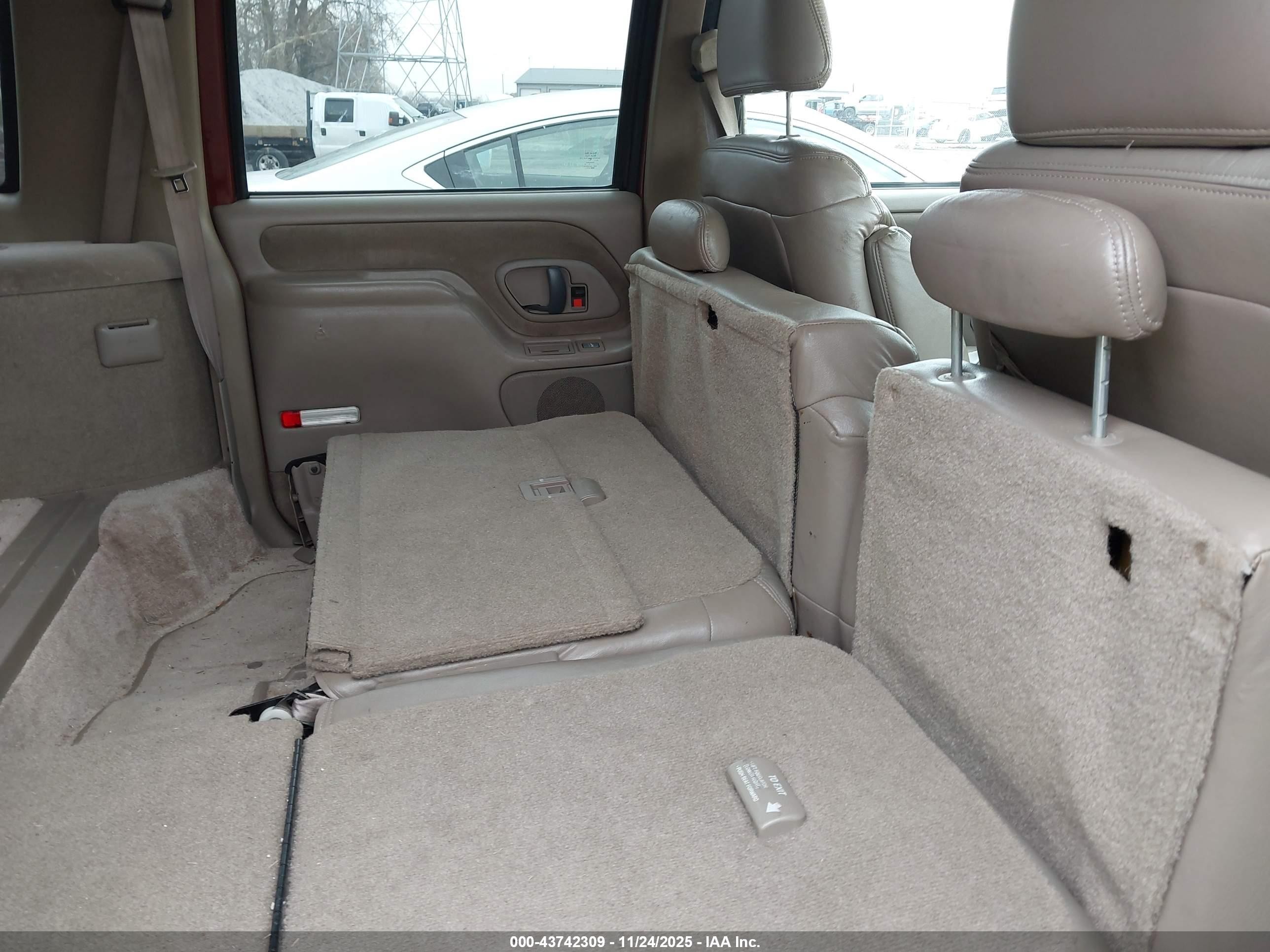 1998 Gmc Suburban 1500 Sl Burgundy vin: 3GKFK16R4WG510828