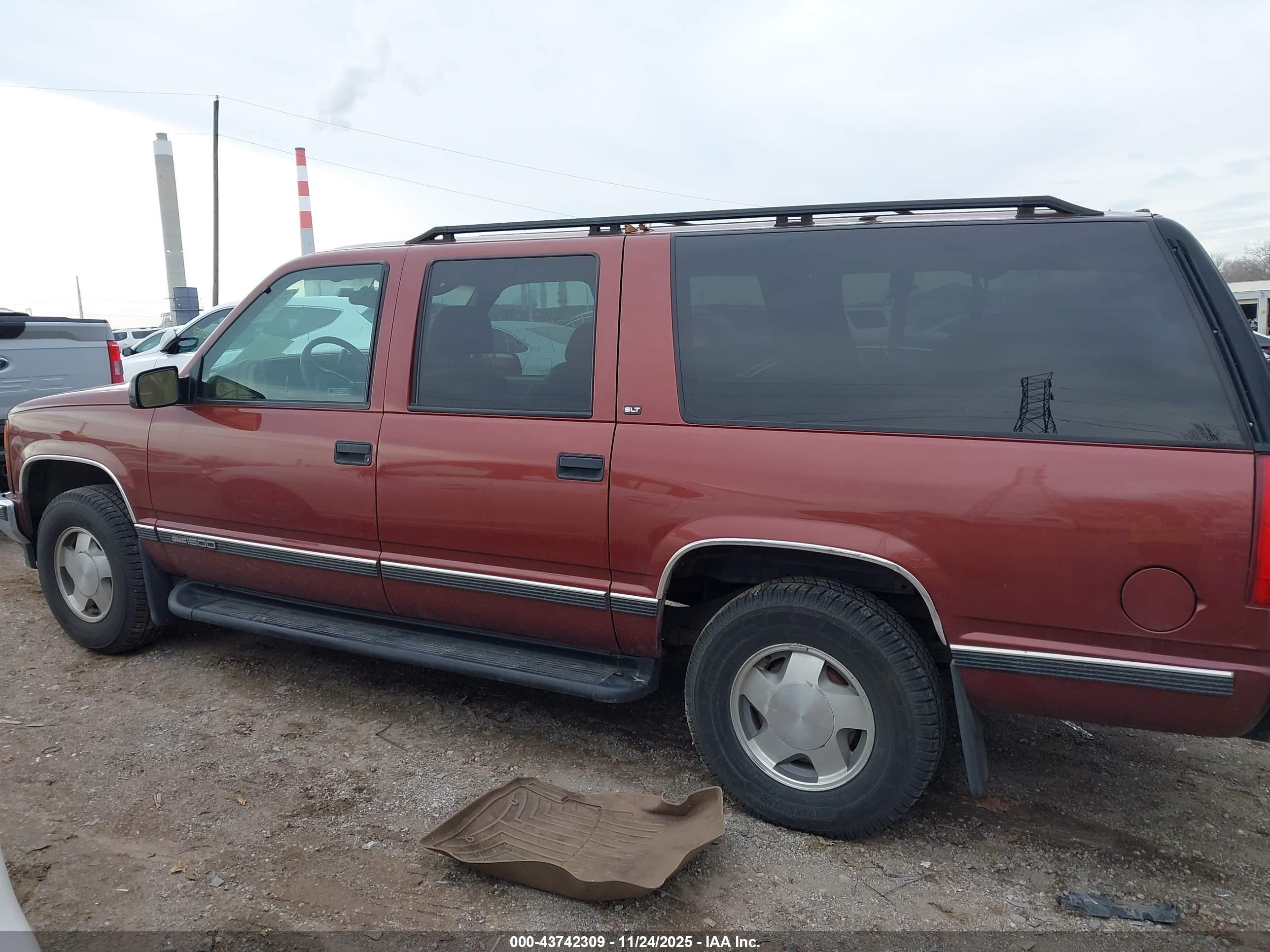 1998 Gmc Suburban 1500 Sl Burgundy vin: 3GKFK16R4WG510828