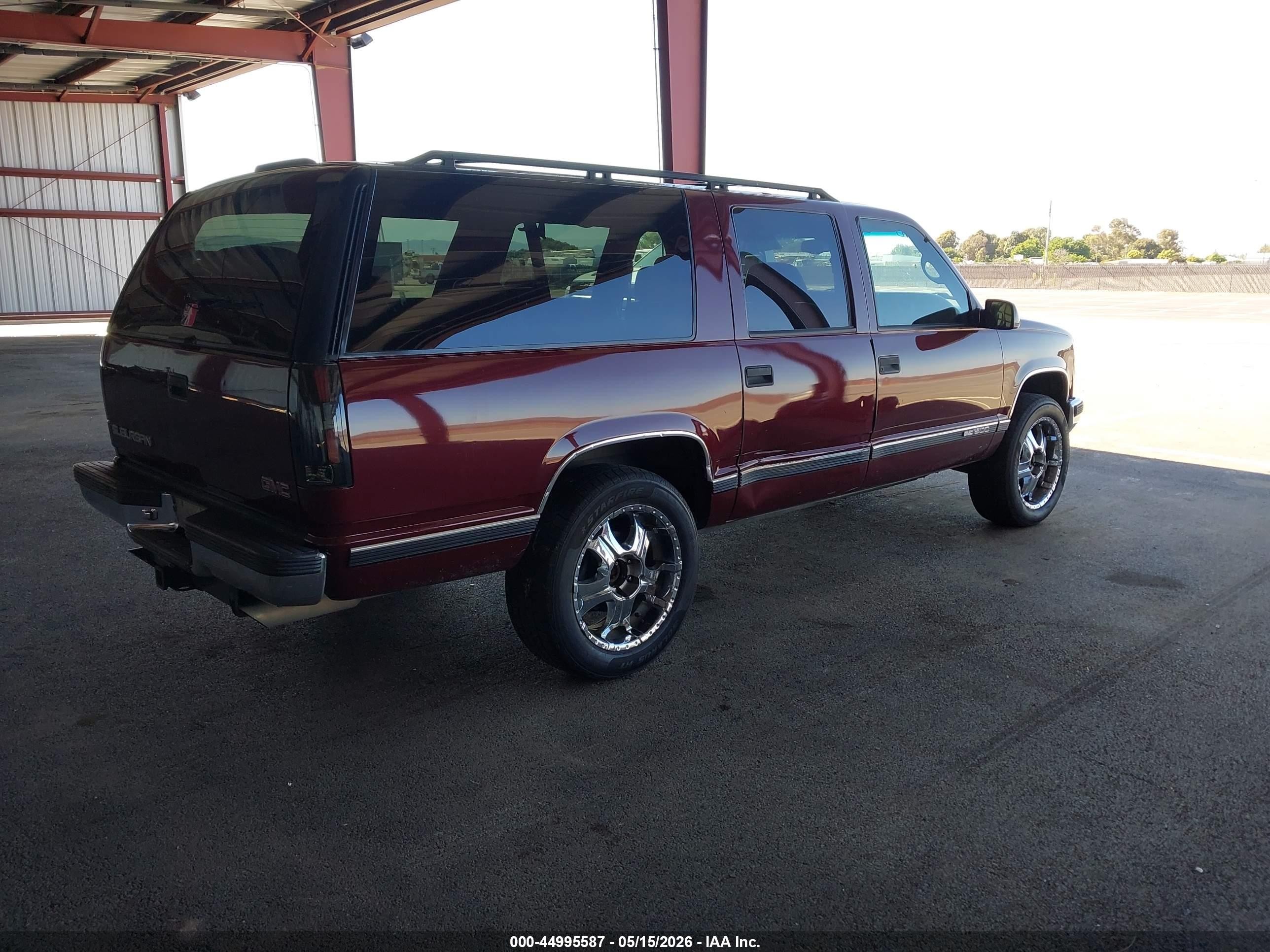 1998 Gmc Suburban 1500 Sl Maroon vin: 3GKFK16R5WG501930