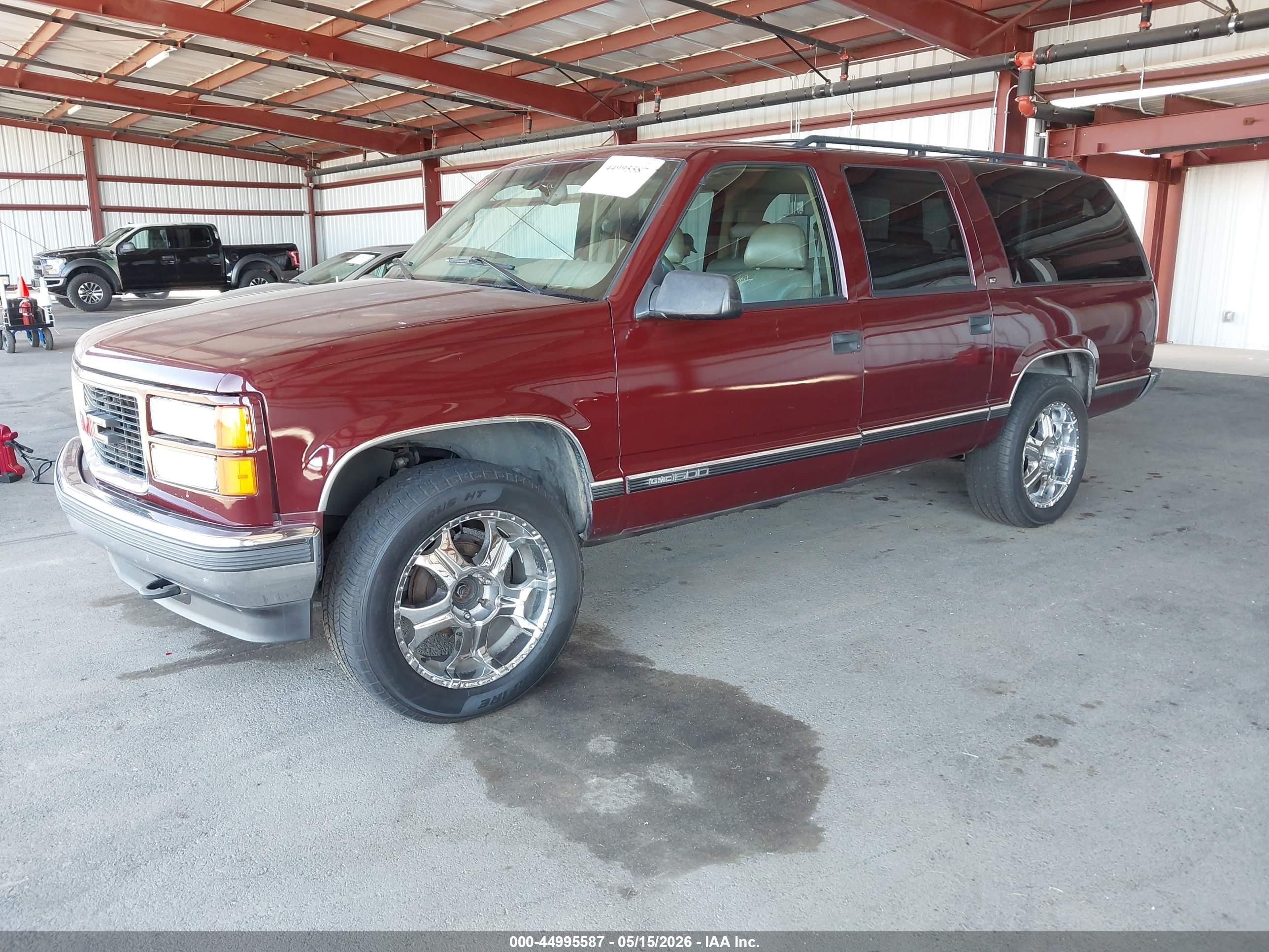 1998 Gmc Suburban 1500 Sl Maroon vin: 3GKFK16R5WG501930