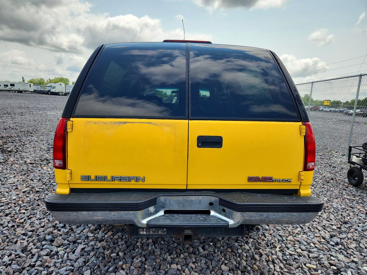1997 Gmc Suburban K1500 Yellow vin: 3GKFK16RXVG520021