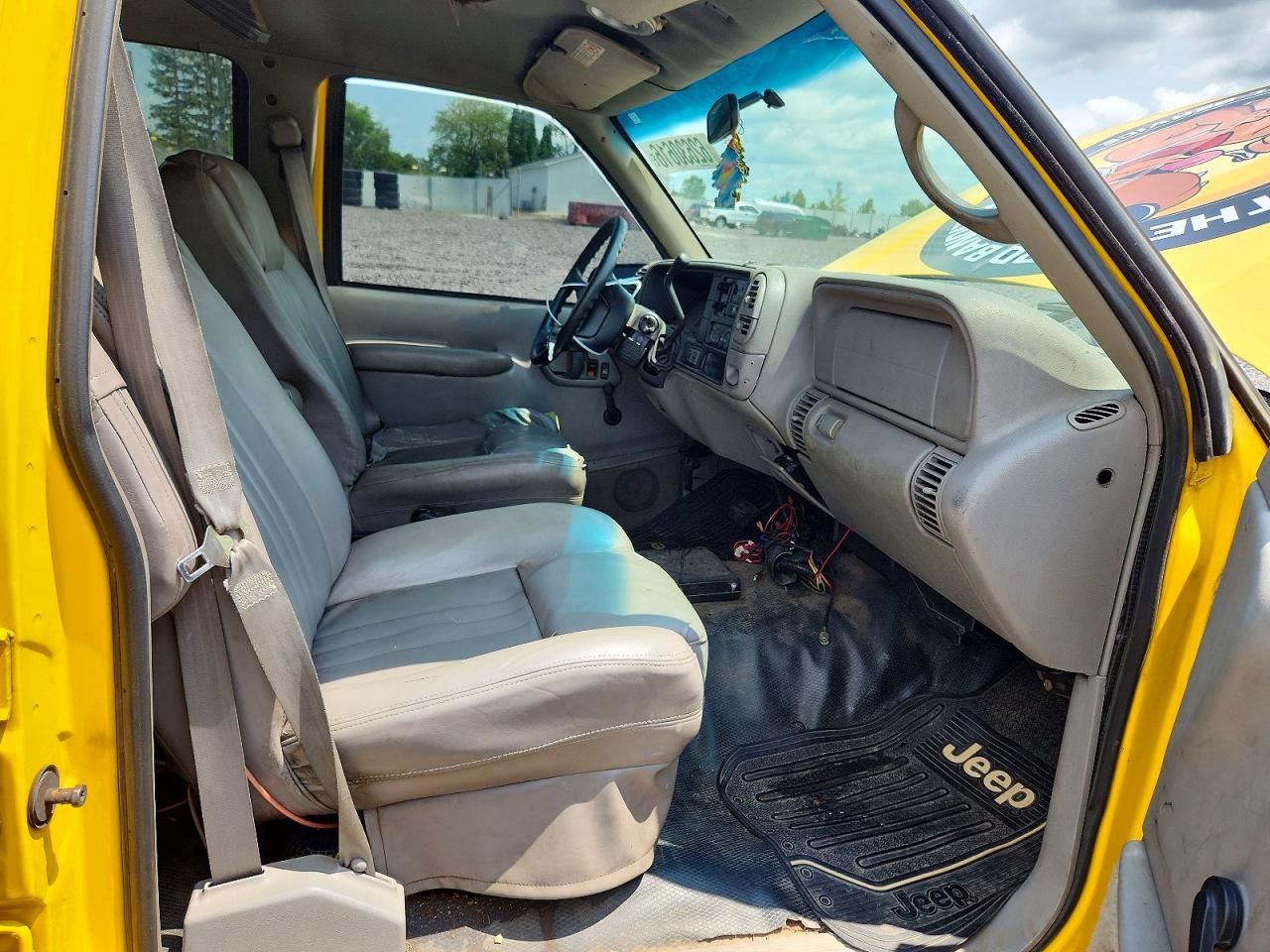 1997 Gmc Suburban K1500 Yellow vin: 3GKFK16RXVG520021