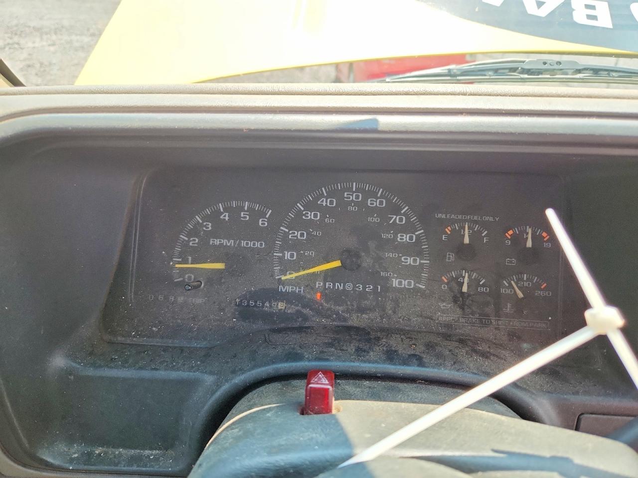 1997 Gmc Suburban K1500 Yellow vin: 3GKFK16RXVG520021