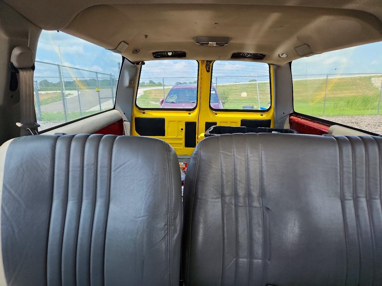 1997 Gmc Suburban K1500 Yellow vin: 3GKFK16RXVG520021