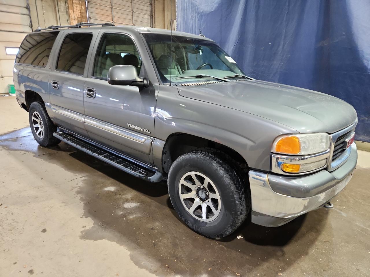 2002 Gmc Yukon Xl K1500 Gray vin: 3GKFK16Z32G320612 Damage: Right Front Fender, Rust, 2 To 3 Inches